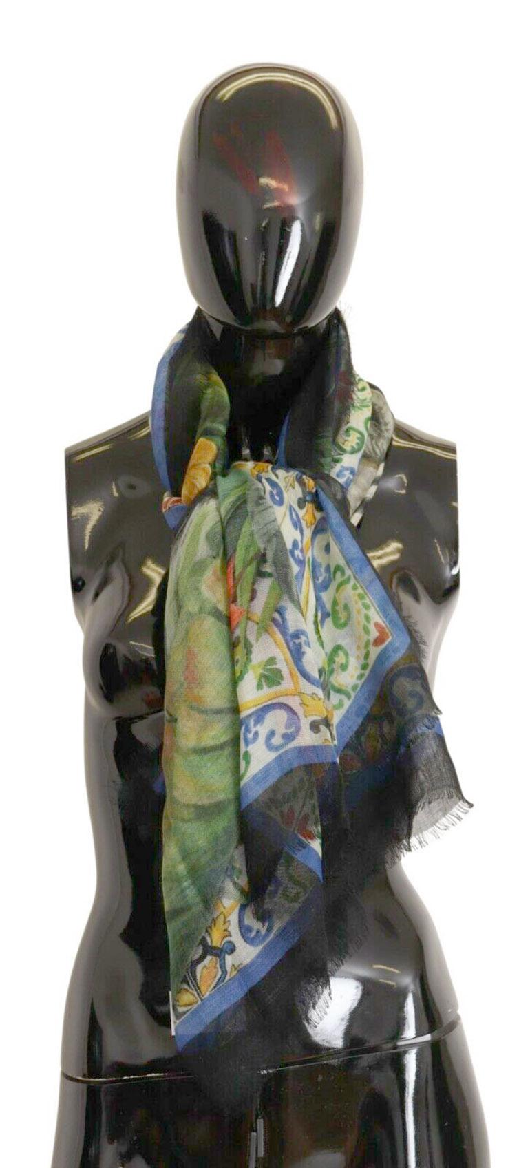Gorgeous brand new with tags, 100% Authentic Dolce & Gabbana square scarf with zebra print crafted from cashmere and silk.


Gender: Women
Color: Multicolor Zebra floral Majolica print
Material: 70% Cashmere 30% Silk
Logo details
Made in