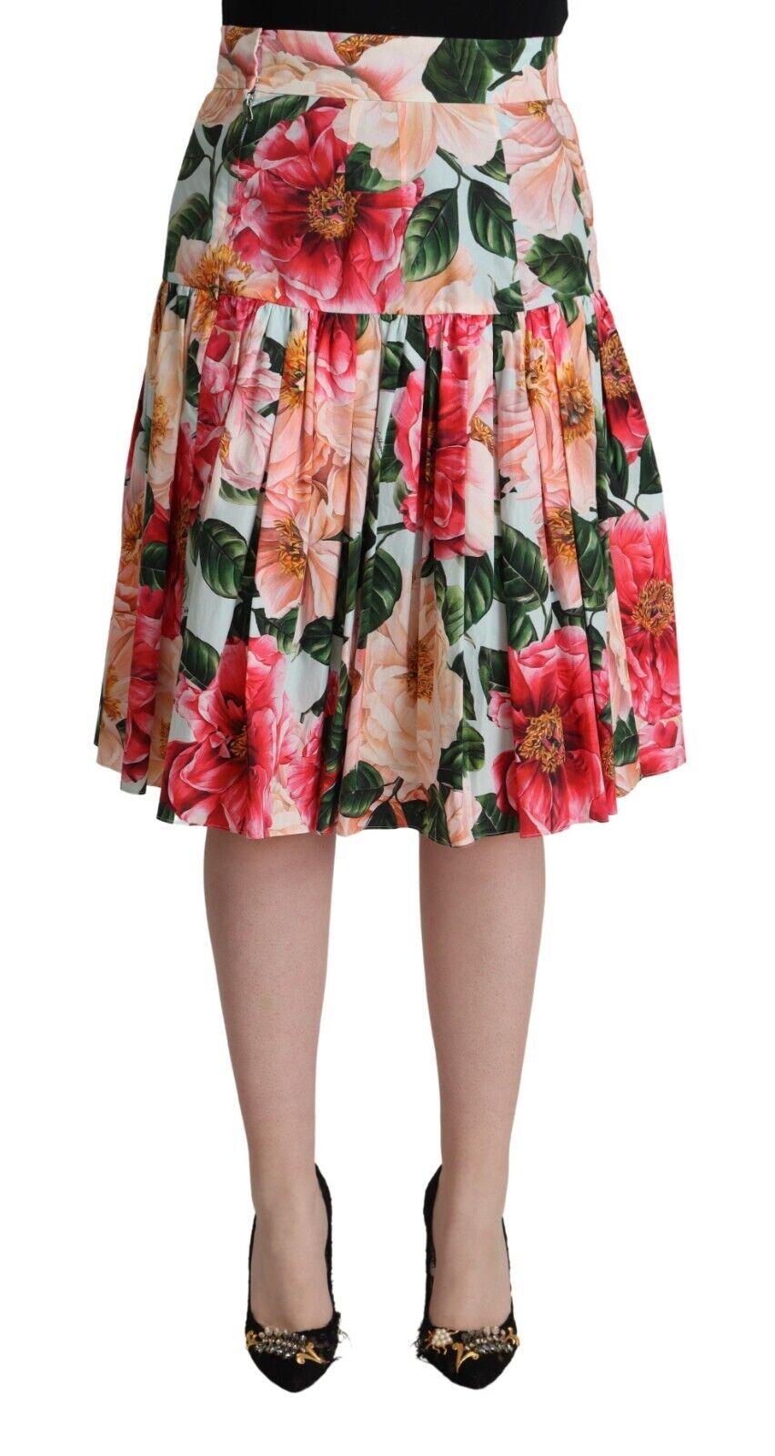 Dolce & Gabbana



Gorgeous brand new with tags, 100% Authentic Dolce & Gabbana floral printed pleated a-line skirt.



Model: Knee length, high waist

Color: Multicolor
Zipper and button closure

Logo details

Made in Italy

Material: 100%