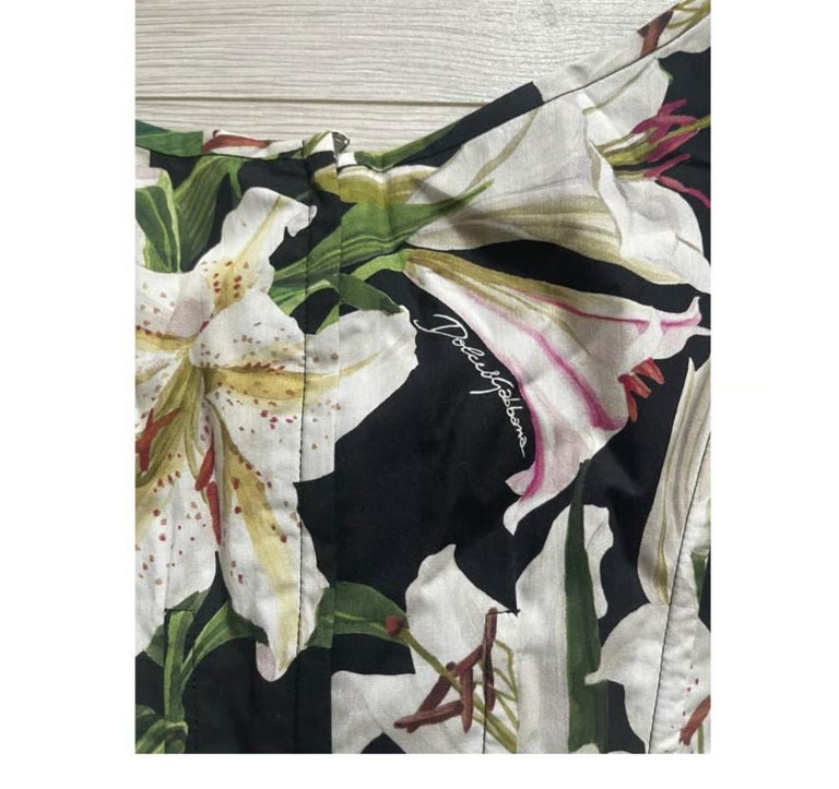 Dolce & Gabbana Multicolor Floral Sleeveless Waistcoat Top Vest