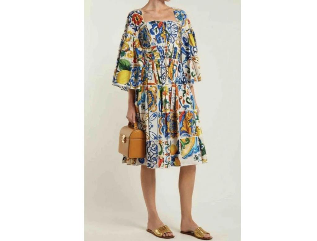 Dolce & Gabbana Sicily Maiolica
printed cotton dress

Size 46IT UK14, XL

100% cotton

Brand new with tags!

Please check my other DG clothing &

beachwear & accessories! 