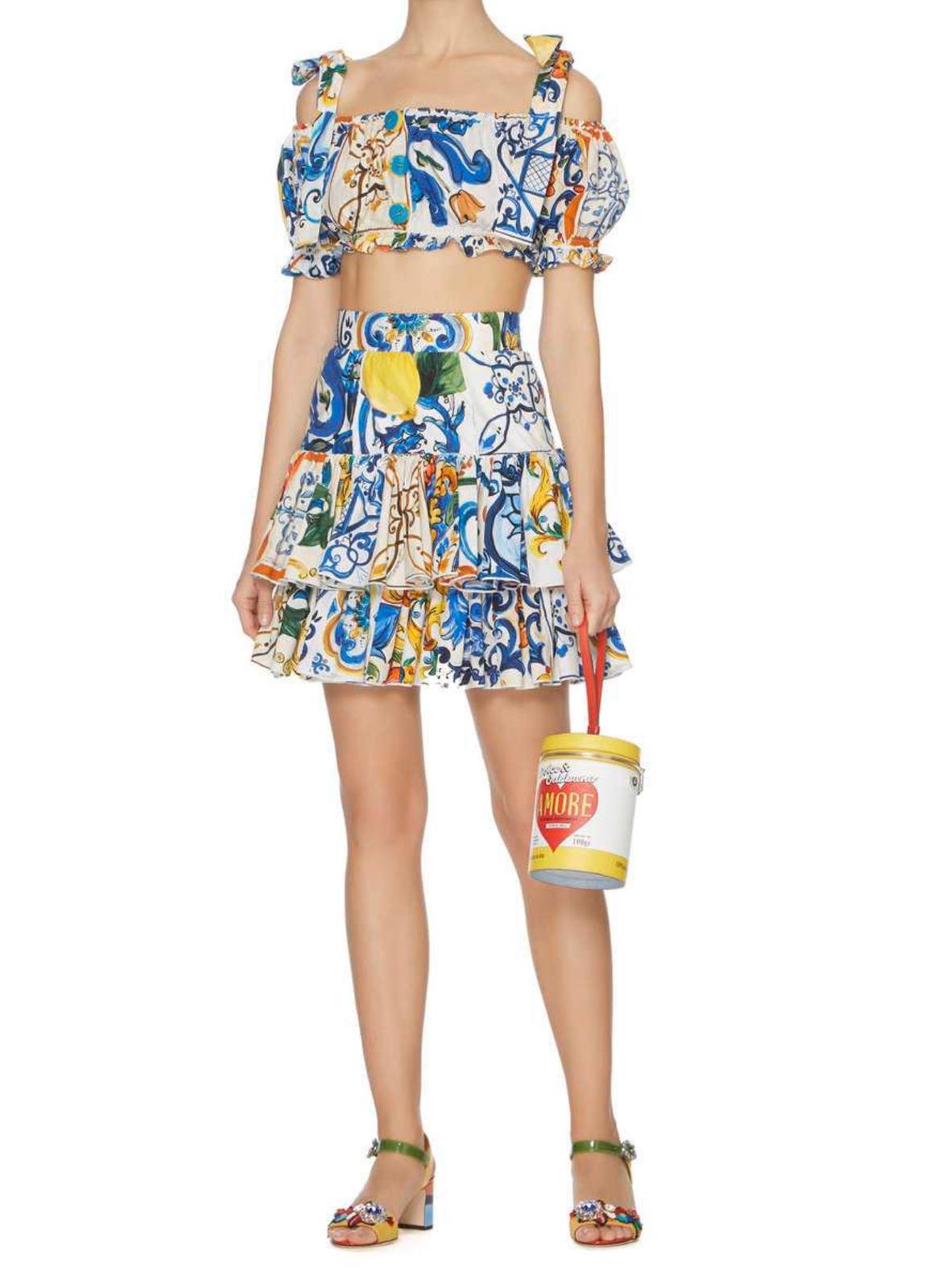 Dolce & Gabbana Sicily Maiolica
printed skirt

Size 44IT would fit to UK12, L.

100% cotton
Brand new with the tags!

Please check the matching cropped top!!

Please check my other DG clothing ,
beachwear, shoes, Sicily bag &
accessories in this