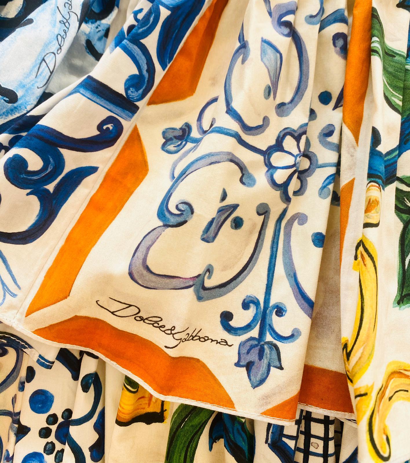 Dolce & Gabbana Mehrfarbiger Midirock aus Baumwolle Sicily Maiolica mit Blumenmuster, gerafft 4