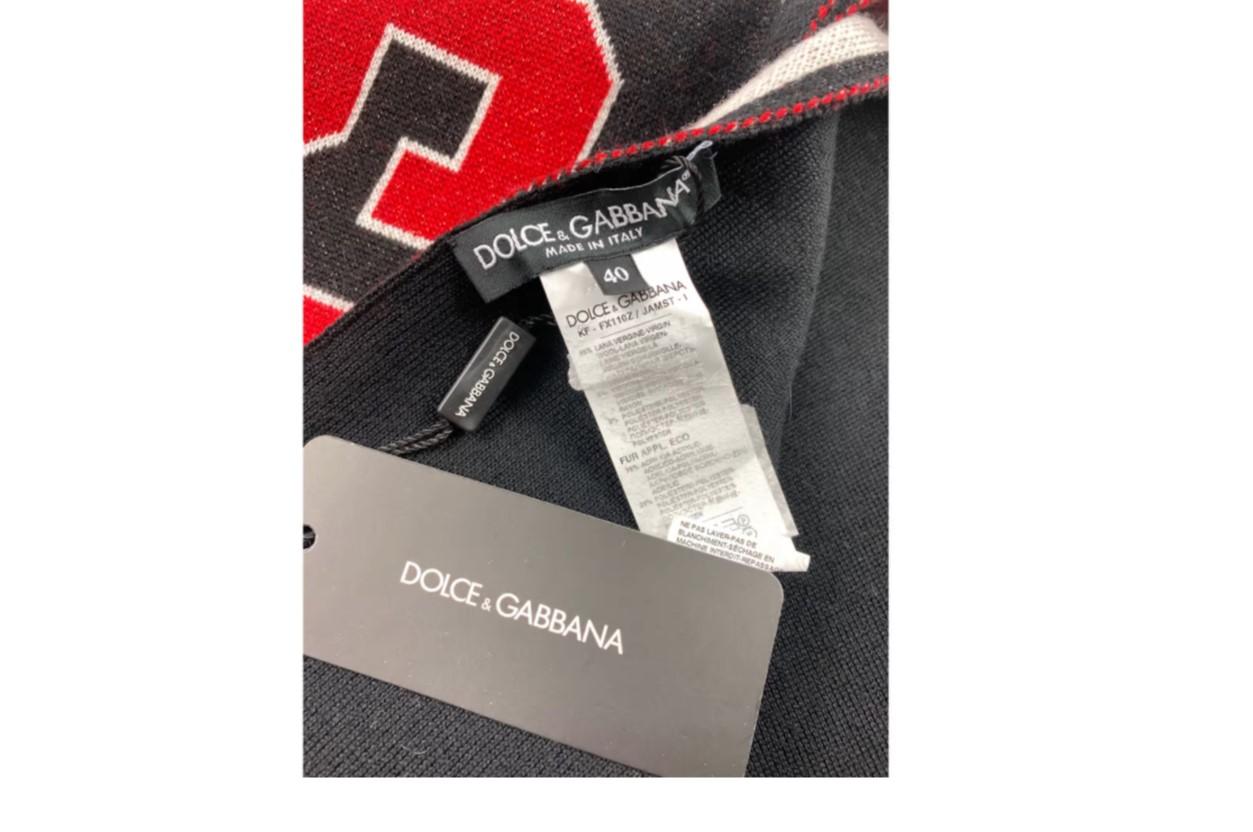 Dolce & Gabbana Multicolor DG Love Bear Wool Scarf Clasp Closure Black White Red In New Condition For Sale In WELWYN, GB