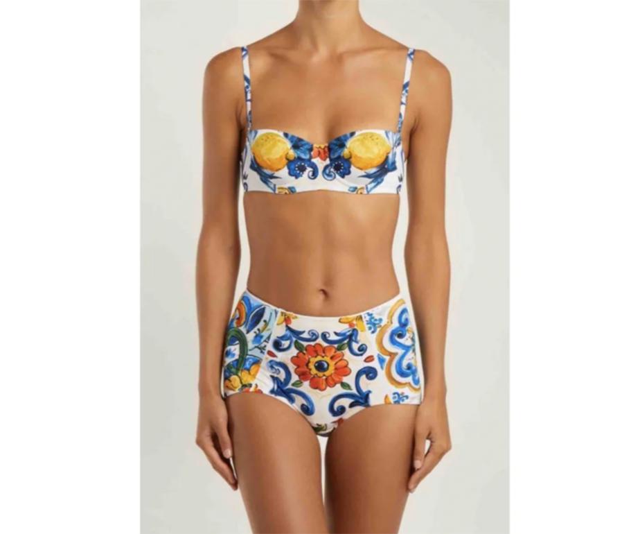 Dolce & Gabbana romantic built-in balcony bra bikini top offers a sophisticated look thanks to the MAJOLICA print and is made of the precious “sensitive fabric”. The shaped cups guarantee structure and support; 
The bikini bottom with high waistline