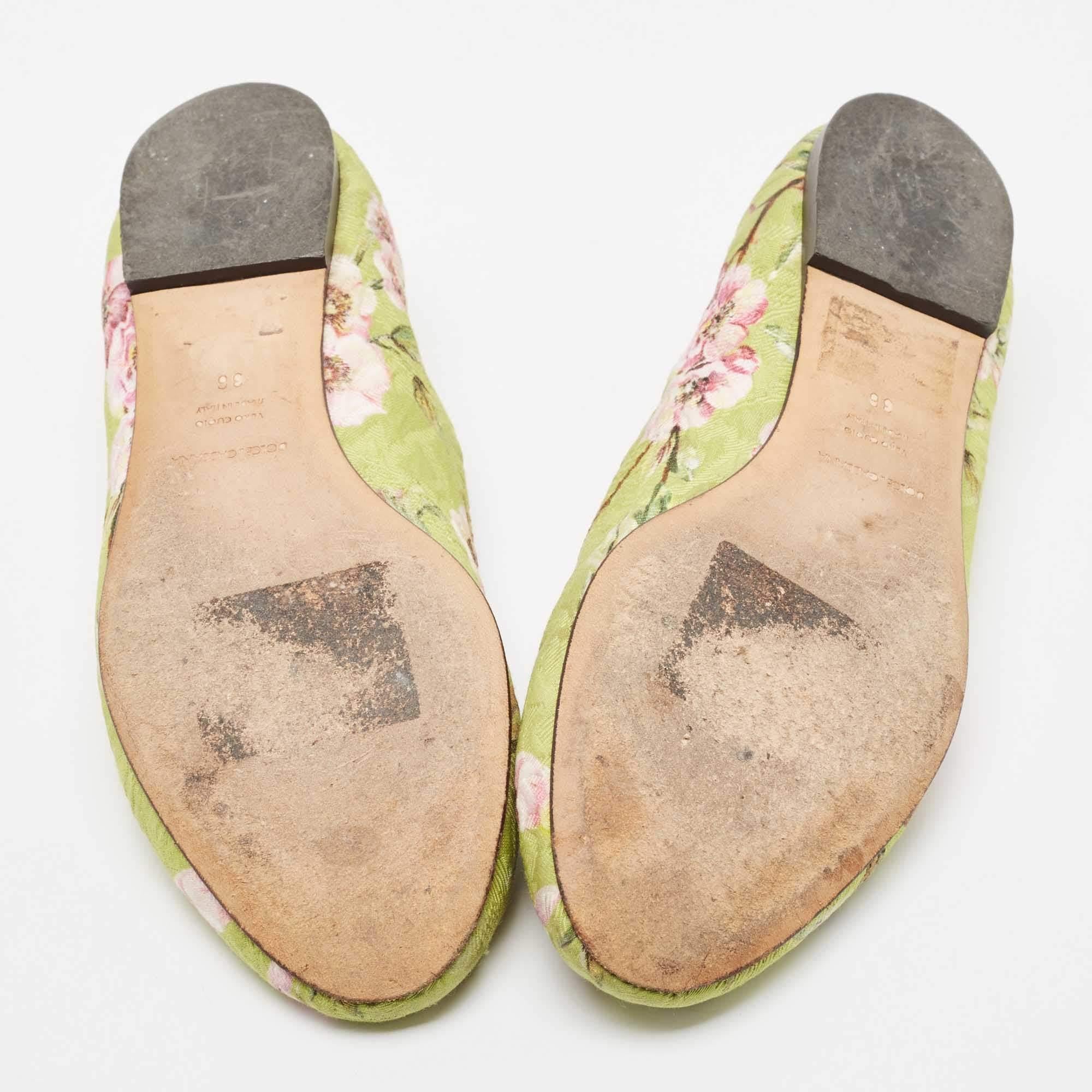 Dolce & Gabbana Multicolor Floral Print Brocade Flat Smoking Slippers Size 36 For Sale 4