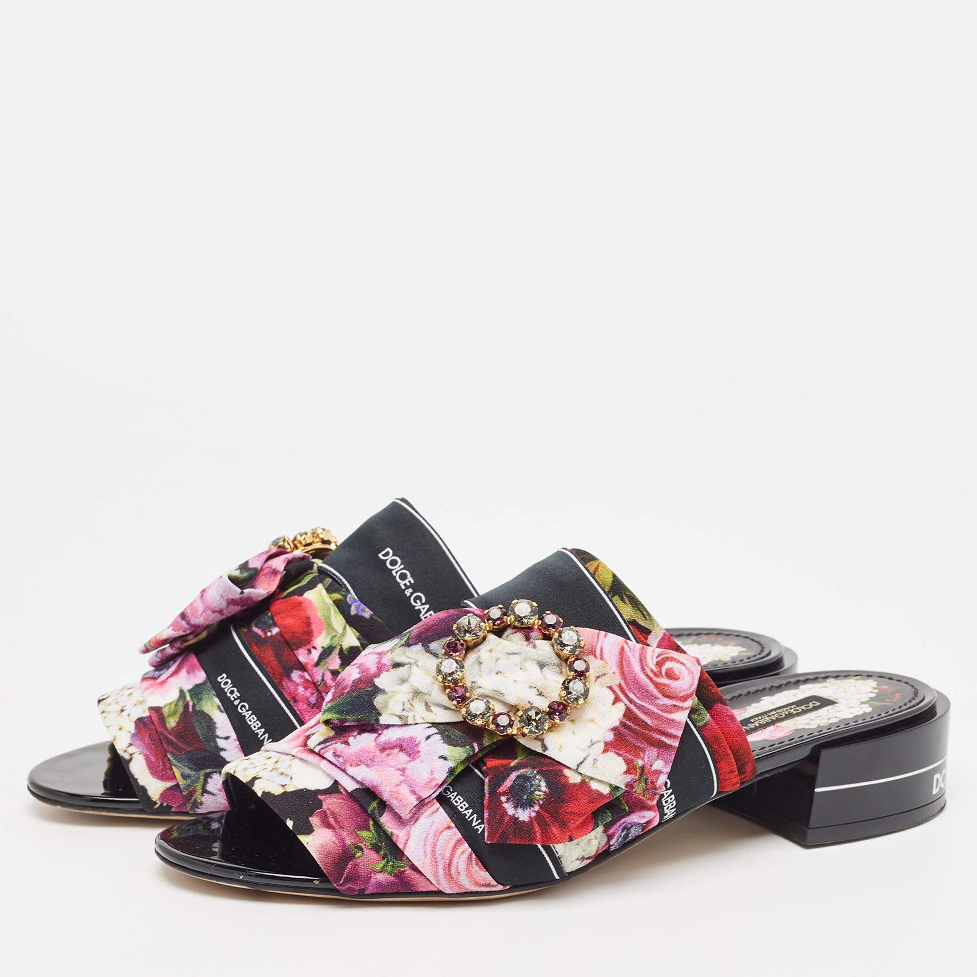 Dolce & Gabbana Multicolor Floral Print Fabric Embellished Slide Sandals Size 39 For Sale 1