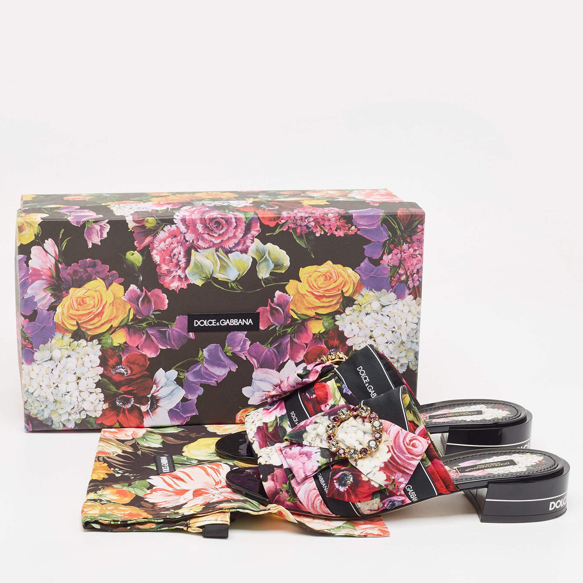 Dolce & Gabbana Multicolor Floral Print Fabric Embellished Slide Sandals Size 39 For Sale 5
