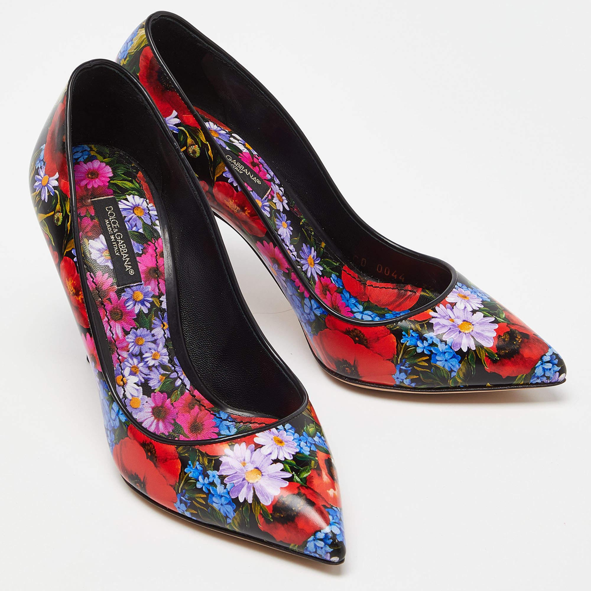 Dolce & Gabbana Multicolor Floral Print Leather Pointed Toe Pumps Size 36.5 In Good Condition For Sale In Dubai, Al Qouz 2
