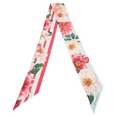 Dolce & Gabbana Mehrfarbiger Seiden-Twill-Schal mit Blumendruck und Seidenmuster