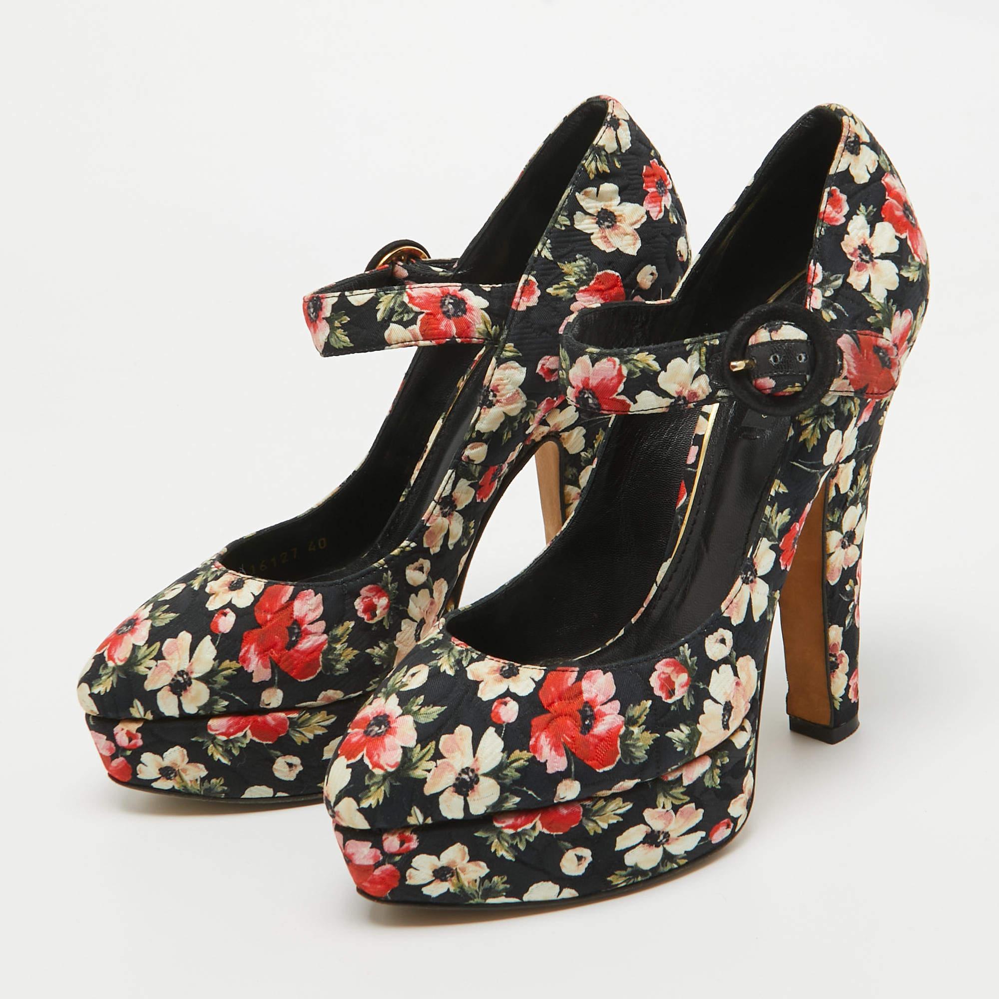 Wonderfully crafted shoes added with notable elements to fit well and pair perfectly with all your plans. Make these designer pumps yours today