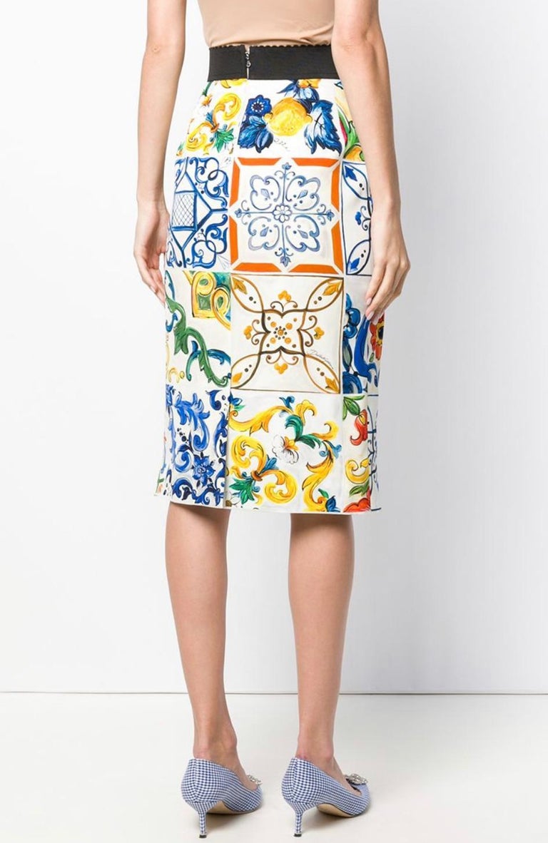 【関税&送料込】Dolce & Gabbana Maiolica Silk Pencil Skirt Dolce and Gabbana Multicolor Floral Sicily Maiolica Silk