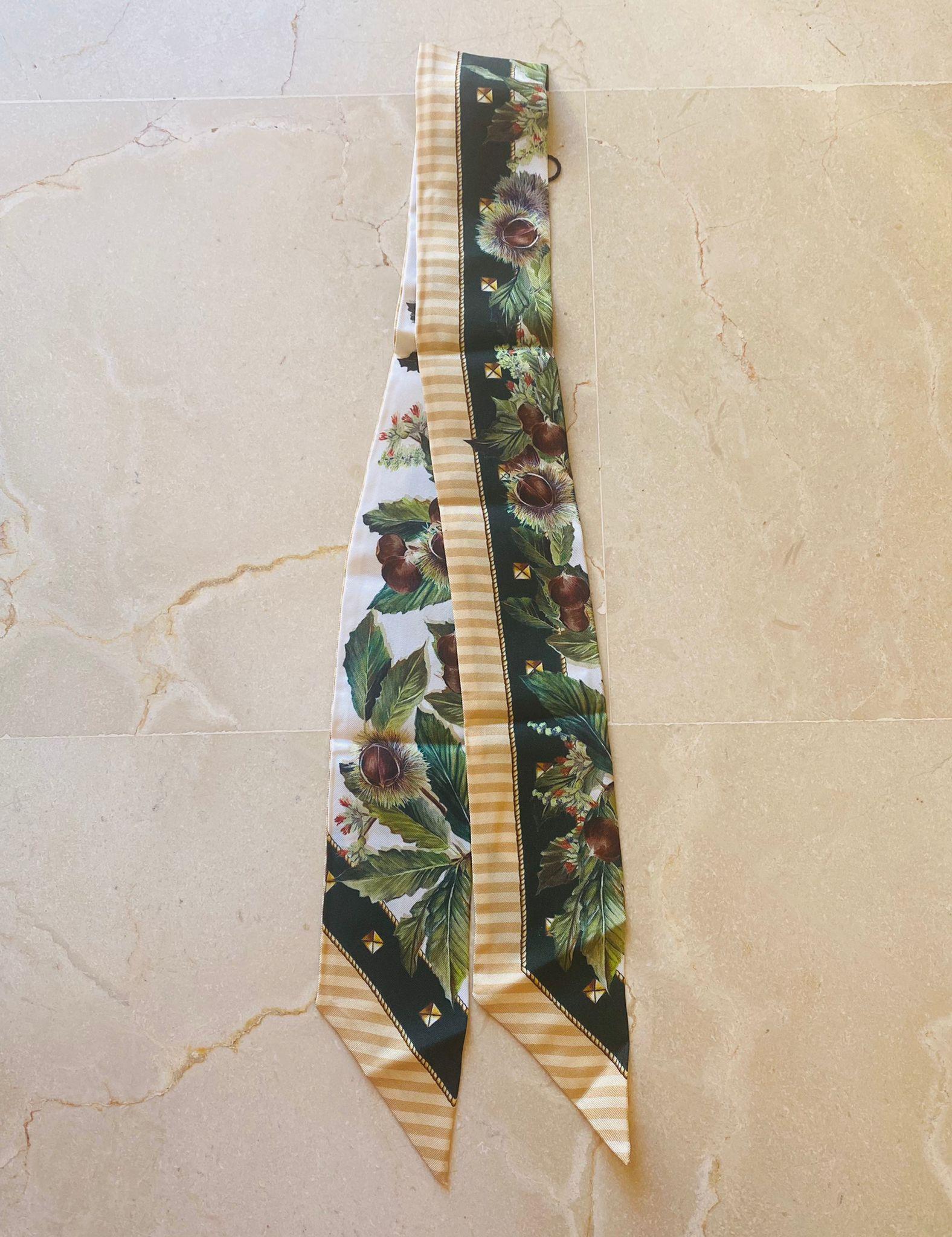 Dolce & Gabbana Silk mini scarf tie 
100% silk 
Made in Italy 
Brand new with the tags. 
Please check my other DG clothing & accessories!