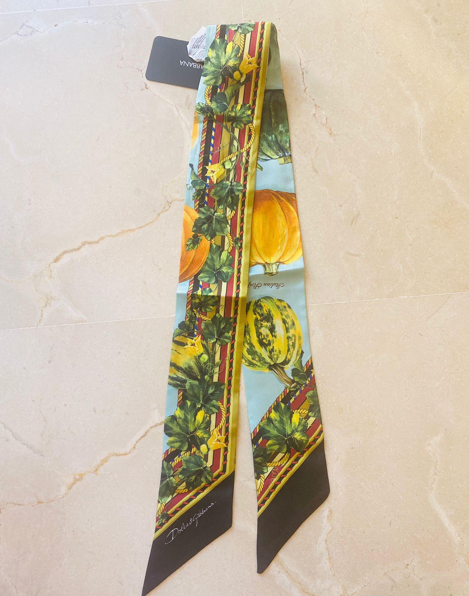Dolce & Gabbana Silk mini scarf tie 
100% silk 
Made in Italy 
Brand new with the tags. 
Please check my other DG clothing & accessories!