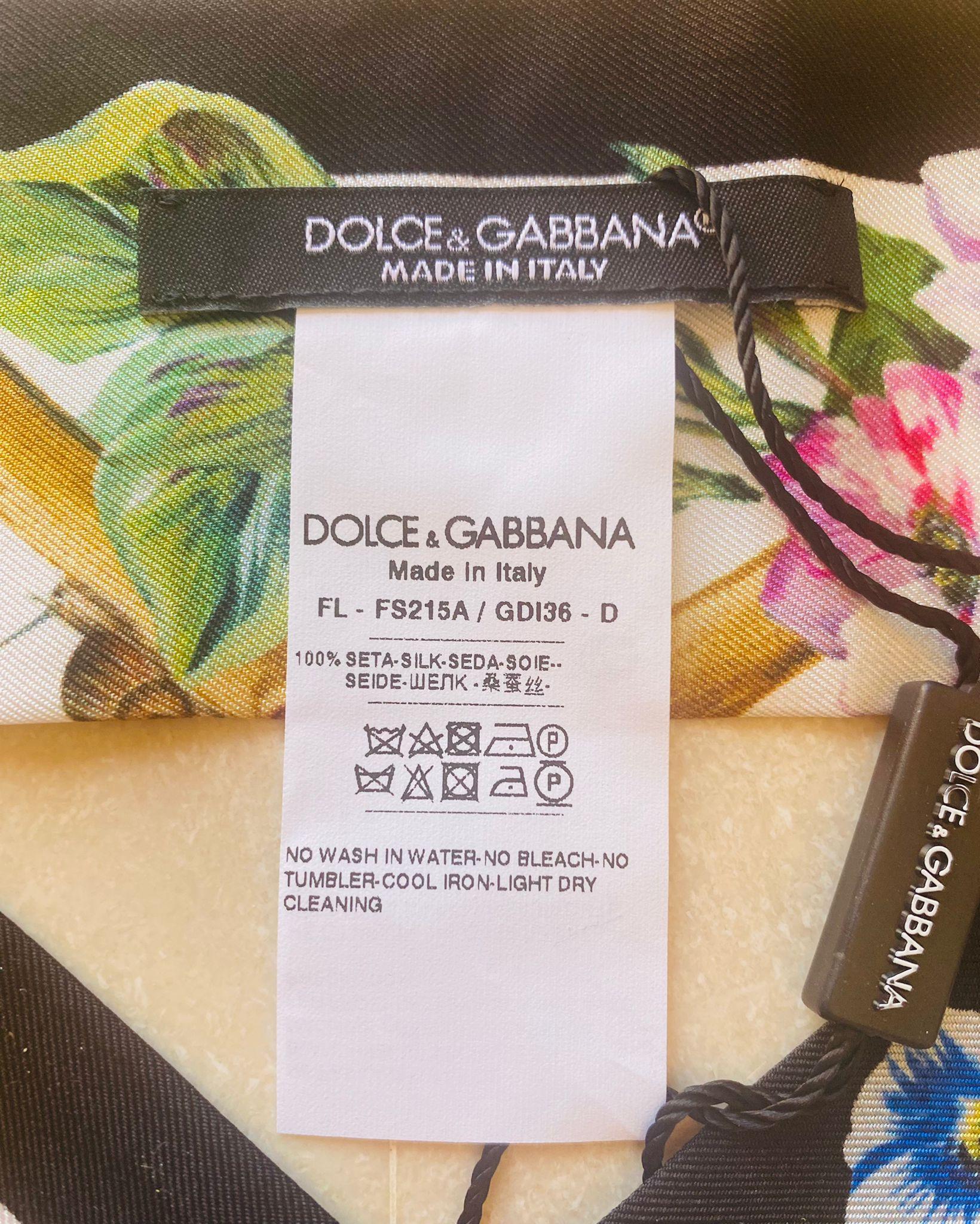 Dolce & Gabbana Multicolor Green Silk Pumpkin Mini Scarf Headscarf Tie Flowers In New Condition For Sale In WELWYN, GB