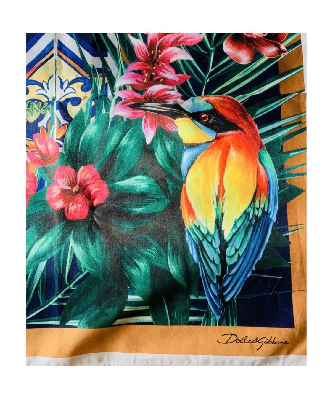 Dolce & Gabbana Jungle Maiolica printed pareo beach wrap scarf 
Size 110cmx190cm 
100% cotton 
Brand new with tags 
Please check my other DG clothing & accessories!
