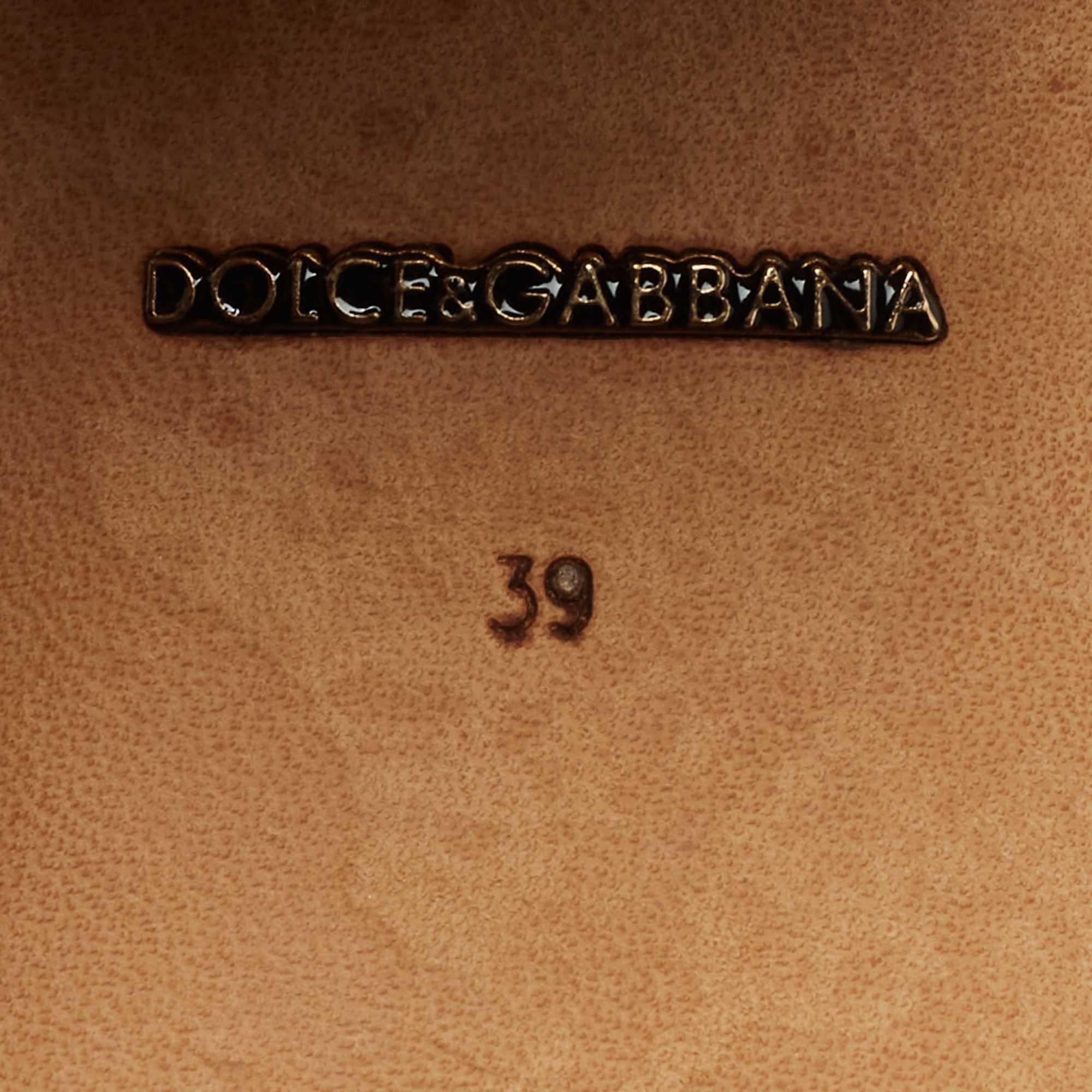Dolce & Gabbana Multicolor Leather and Fabric Pom Pom Sandals Size 39 In Good Condition For Sale In Dubai, Al Qouz 2