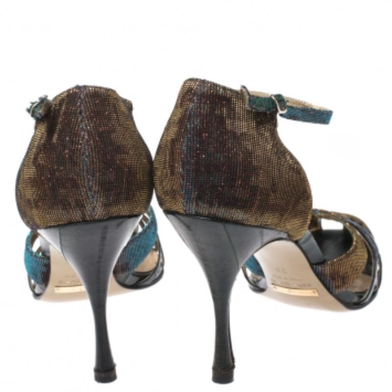 Dolce & Gabbana Sandalias con tira al tobillo de piel lamé multicolor talla 39 en Bastante bueno estado para la venta en Dubai, Al Qouz 2