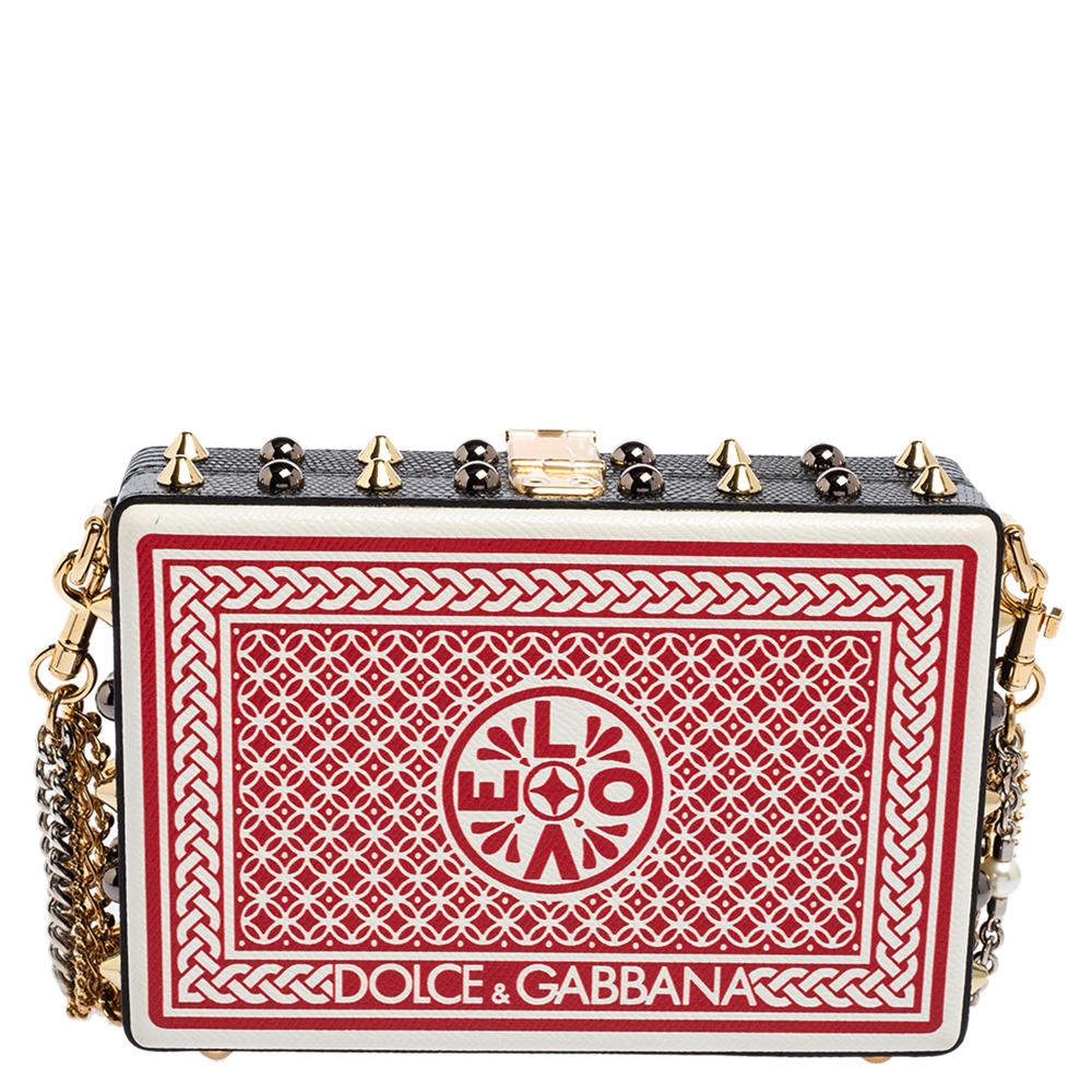 Dolce & Gabbana is synonymous with fashion-forward, almost regal designs for the true fashionistas. This Queen Of Hearts box clutch is no different. It features beautiful studs and embellishments that create an attractive design for an opulent look.