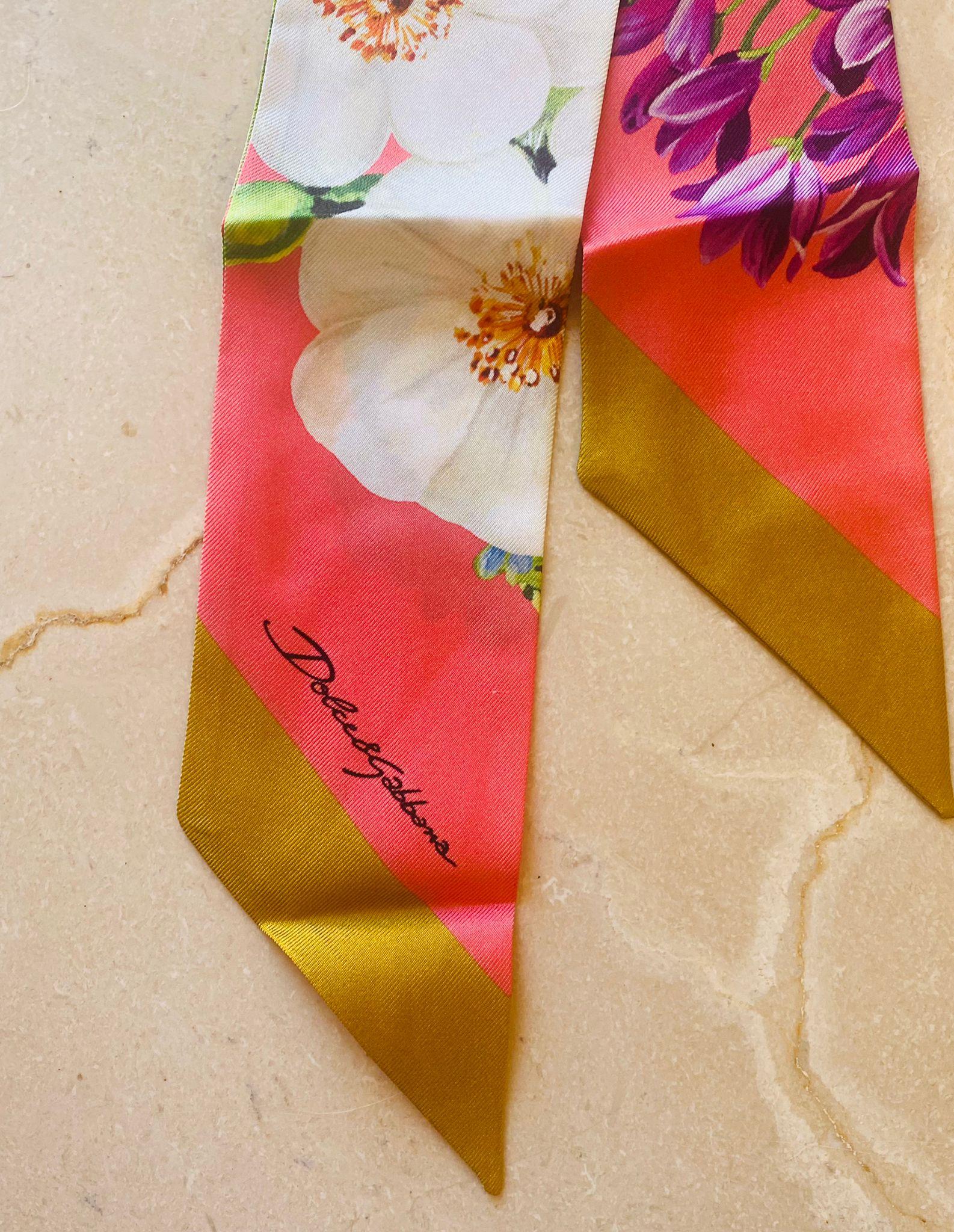 Dolce & Gabbana Multicolor Red Silk Floral Mini Scarf Headscarf Tie DG Flowers In New Condition For Sale In WELWYN, GB