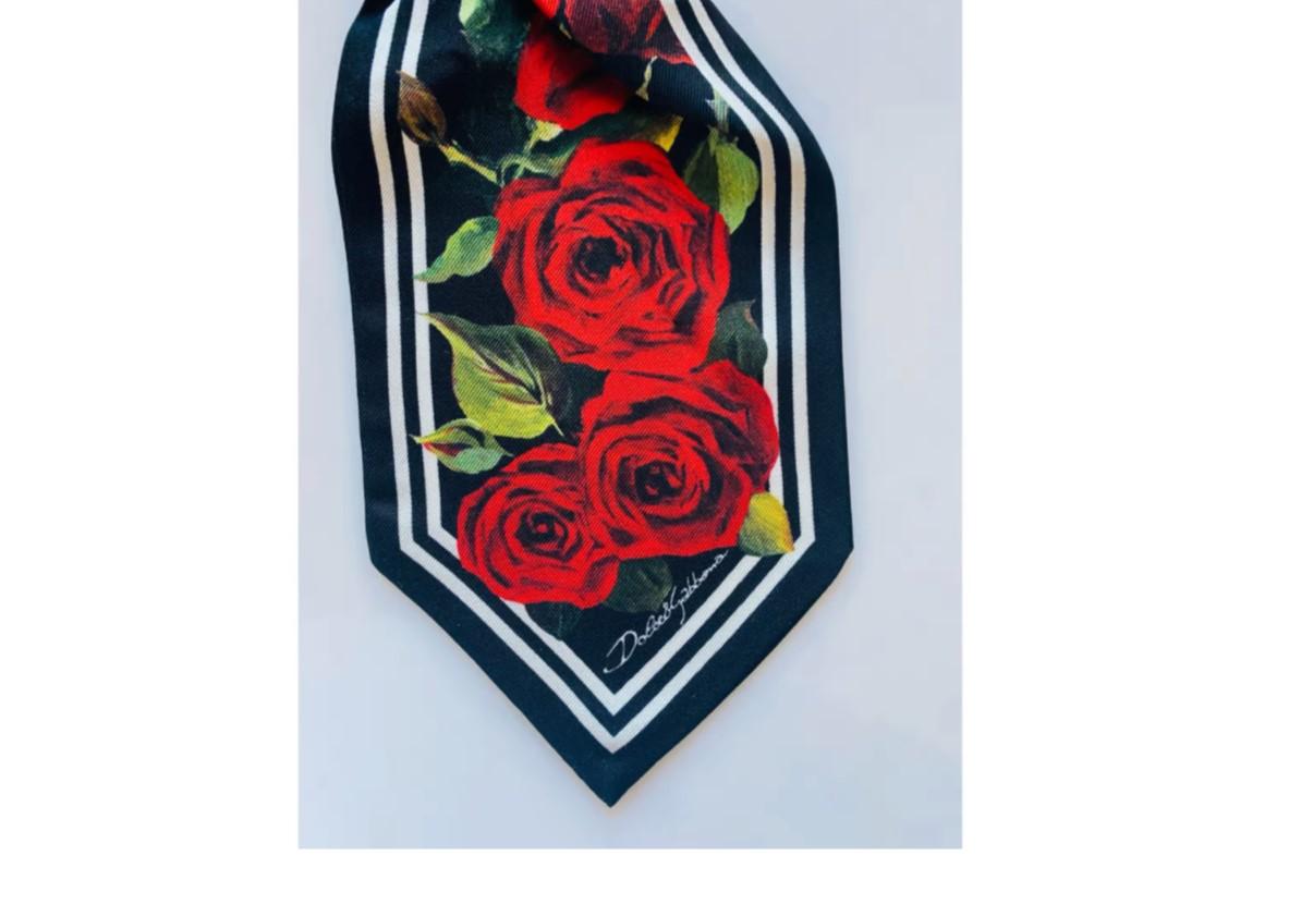 Dolce & Gabbana Multicolor Red Silk Rose Striped Scarf With Crystal Brooch Tie In New Condition In WELWYN, GB