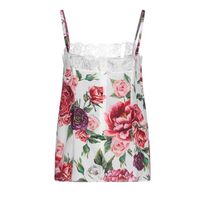 Dolce & Gabbana Peony Rose
printed Silk lace top

Size 40IT UK8, S.

90% silk 7% Cotton 3% PA
Made in Italy

Brand new with tags

Please check my other DG clothing &
accessories & matching Sicily bag!