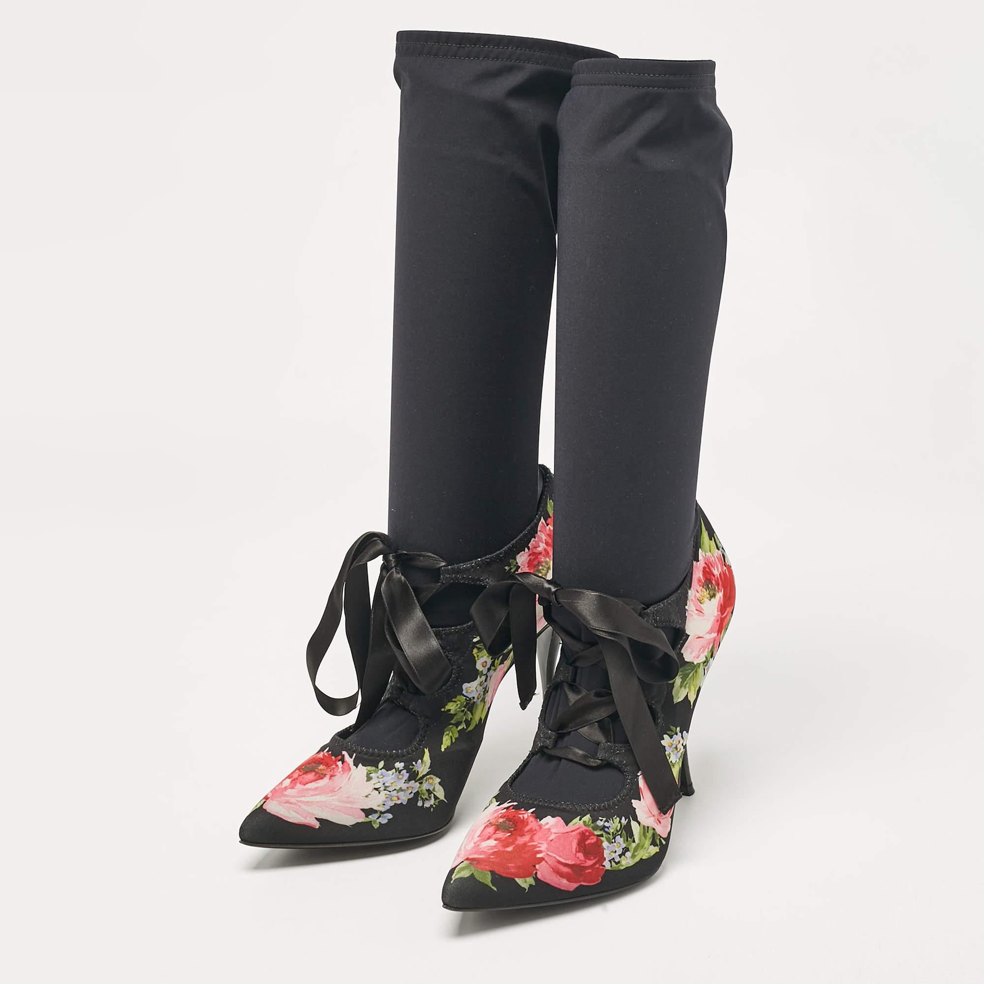 Les bottes sont un élément essentiel de votre garde-robe et ces bottes fabriquées dans des matériaux de qualité supérieure sont un excellent choix. Offrant le meilleur du confort et du style, cette paire à la semelle robuste sera parfaite avec un
