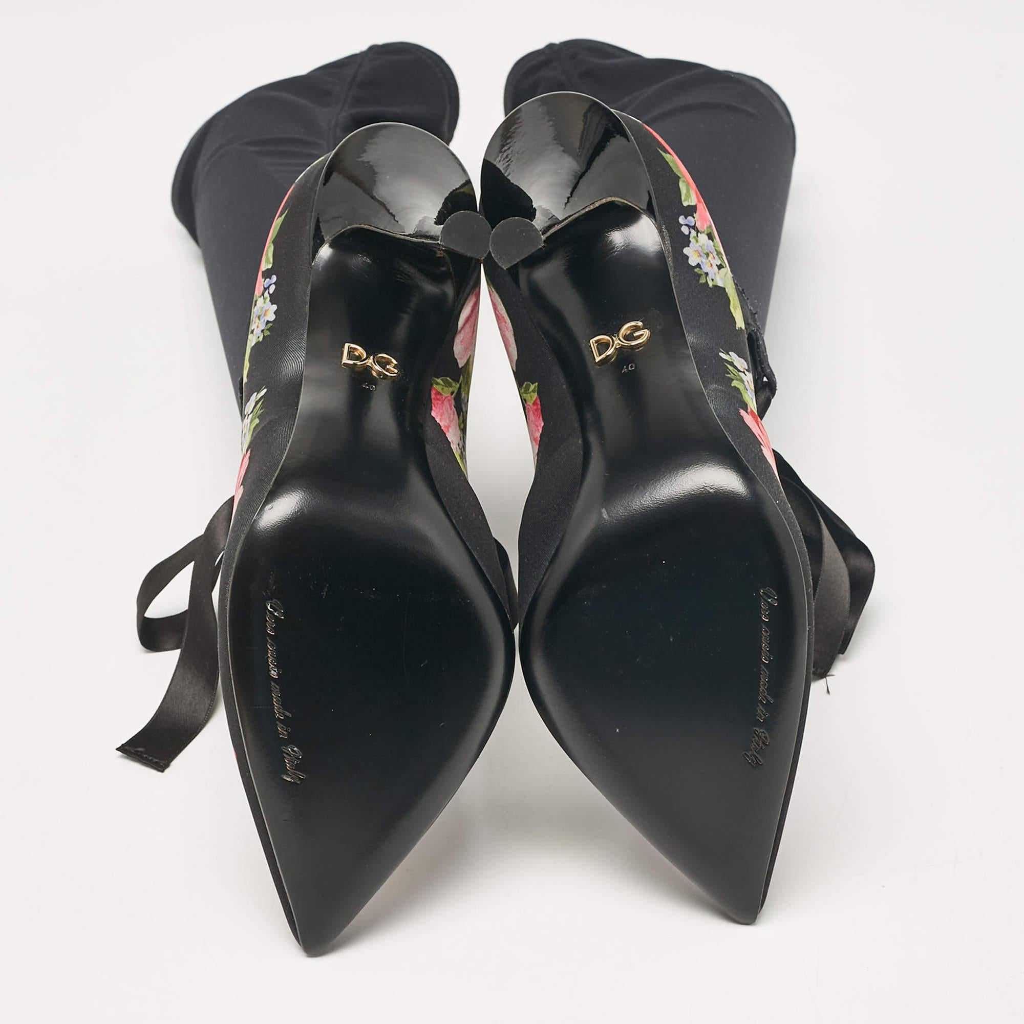 Dolce & Gabbana Bottes brodées de fleurs en tissu extensible multicolore, taille 40 1