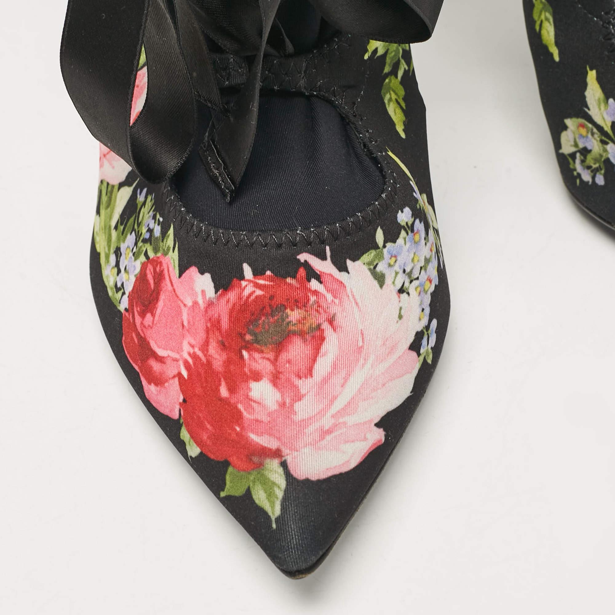 Dolce & Gabbana Bottes brodées de fleurs en tissu extensible multicolore, taille 40 2