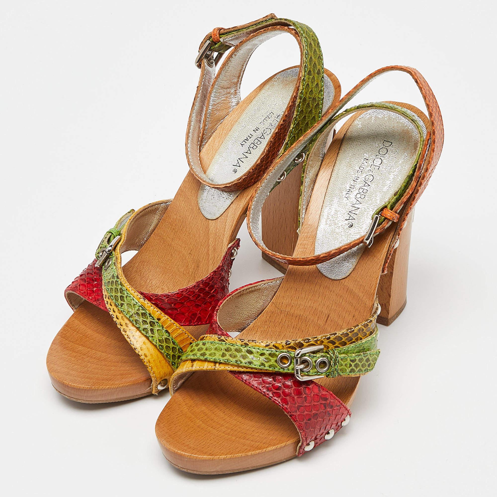 Ces sandales encadreront vos pieds de manière élégante. Fabriquées à partir de matériaux de qualité, elles affichent un design élégant et des semelles intérieures confortables.