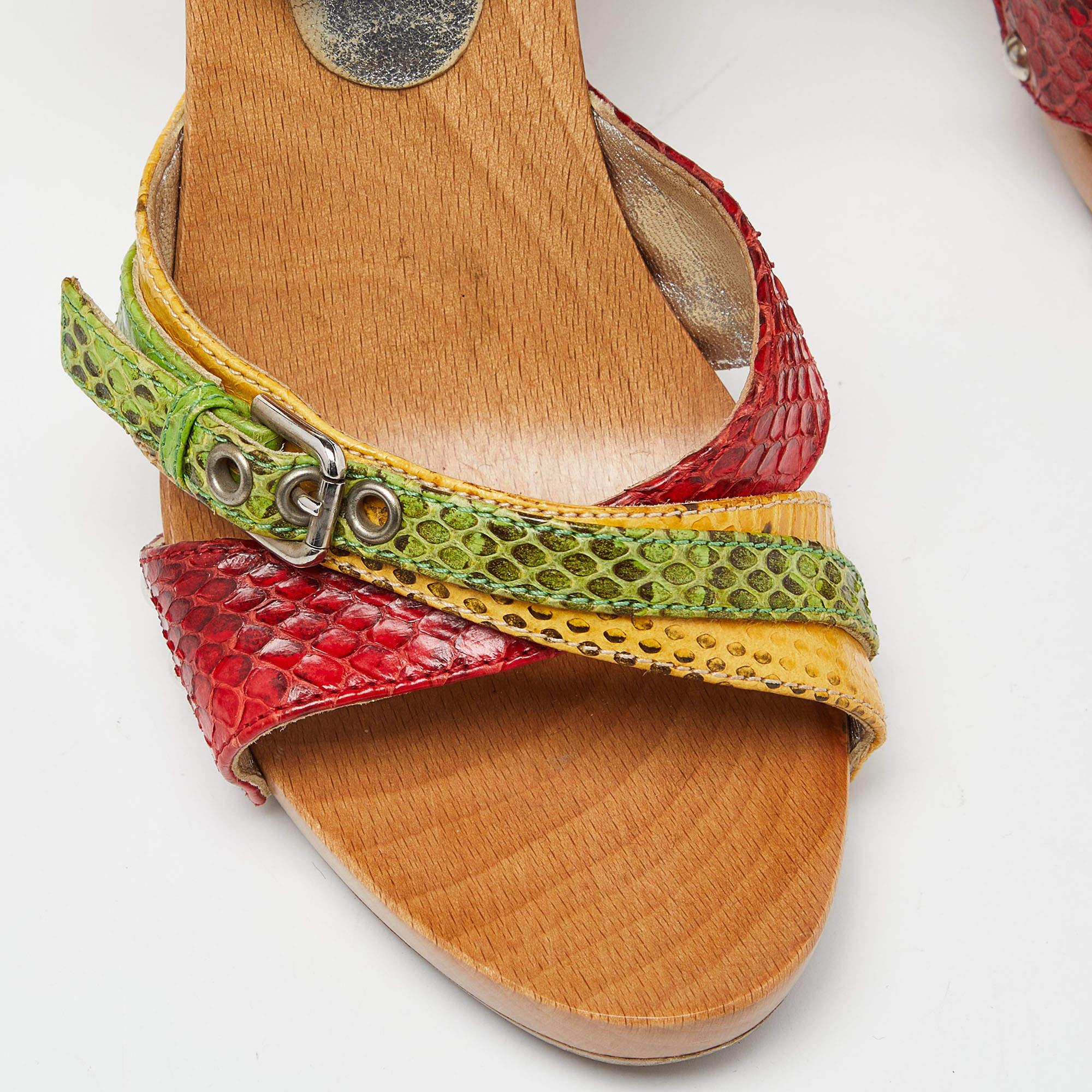 Dolce & Gabbana - Sandales à talons blocs en cuir serpent multicolore, taille 36 en vente 2