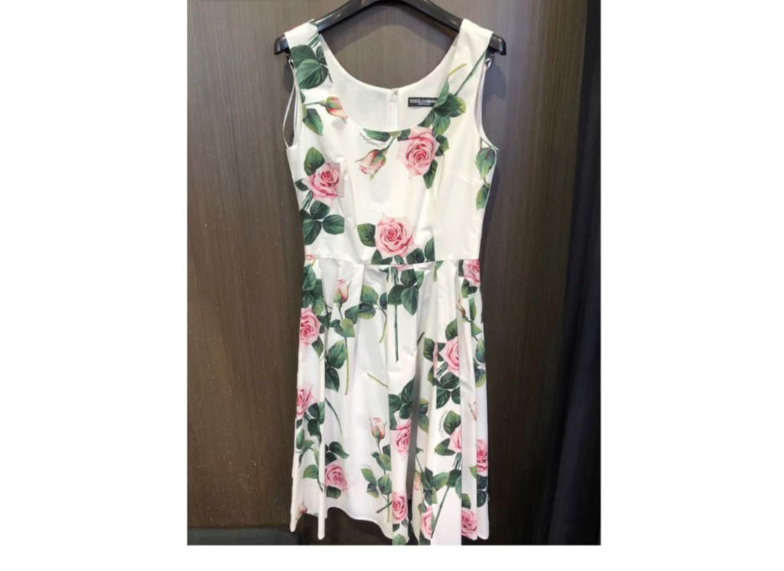 Dolce & Gabbana Multicolor White Cotton Tropical Rose Mid-length Dress Flowers In New Condition In WELWYN, GB