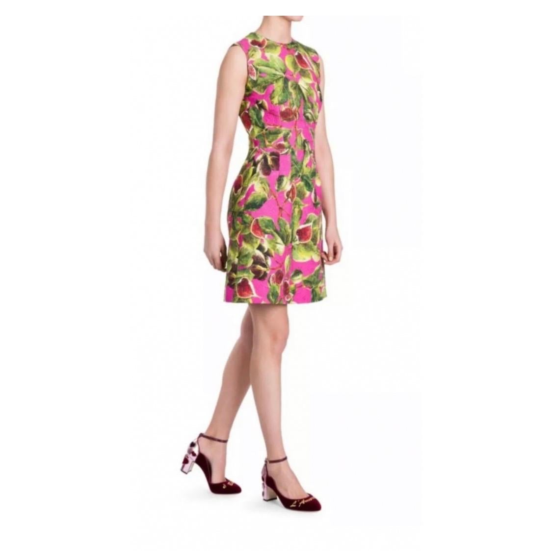 Brown Dolce & Gabbana multicolour brocade Figs
Printed mid-length dress For Sale