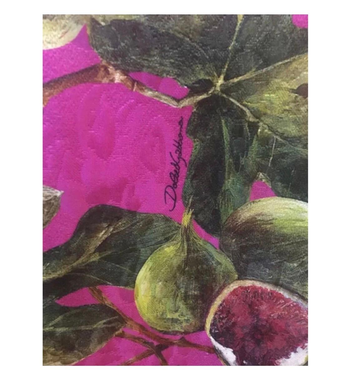 Dolce & Gabbana multicolour brocade Figs
Printed mid-length dress In New Condition For Sale In WELWYN, GB