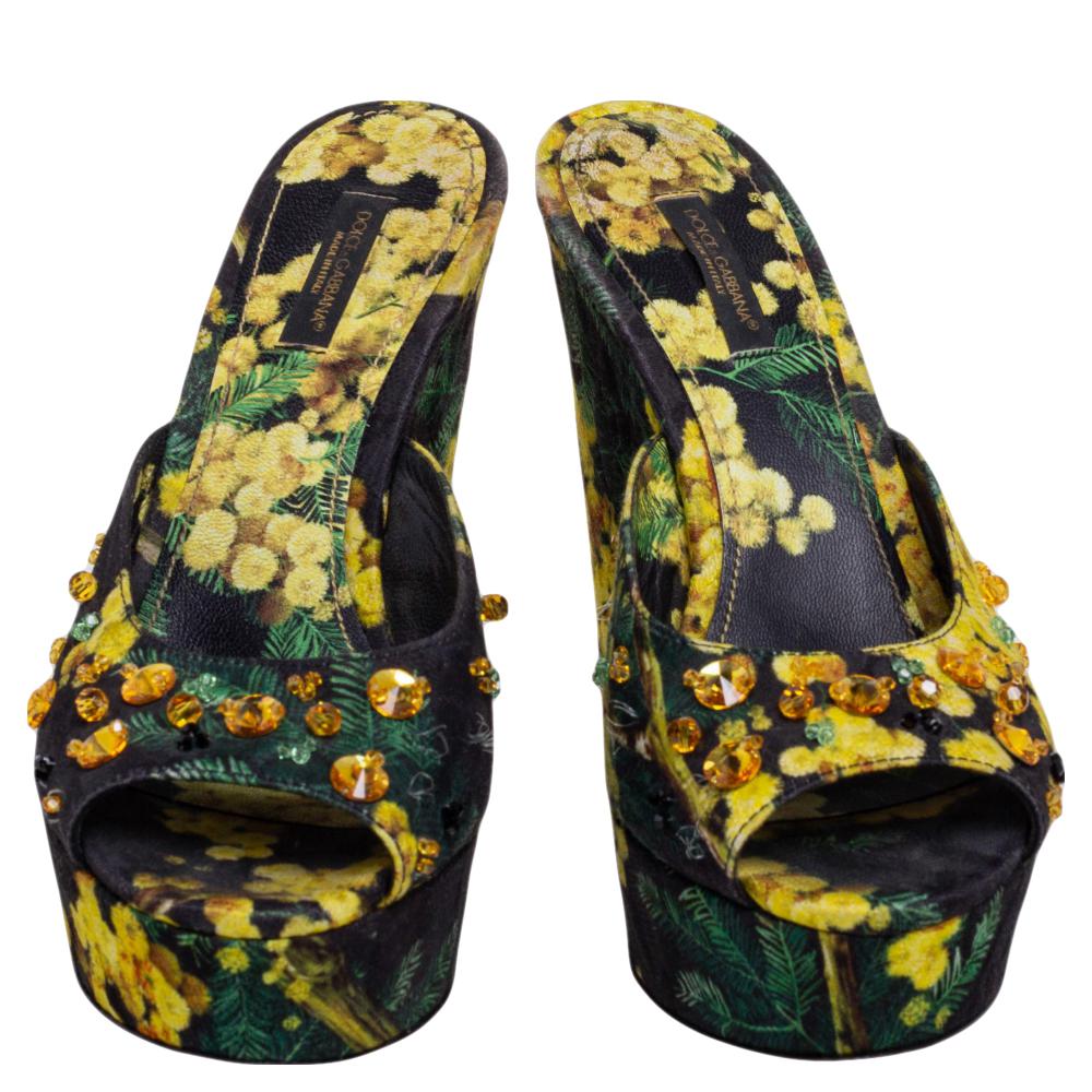 Dolce & Gabbana Multicolour Fabric Wedge Platform Sandals Size 37 In Good Condition In Dubai, Al Qouz 2