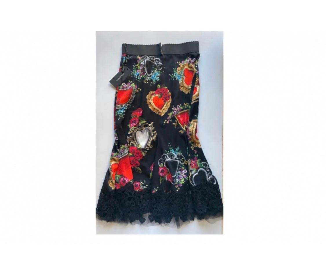 Dolce & Gabbana Sacred Heart Rose
printed mid length lace & hearts
embellished skirt

Size 42IT - UK10- M.

Elastic waist

Very Special Piece!

Brand new with tags!

Please check my other DG clothing,
bags & accessories! 
