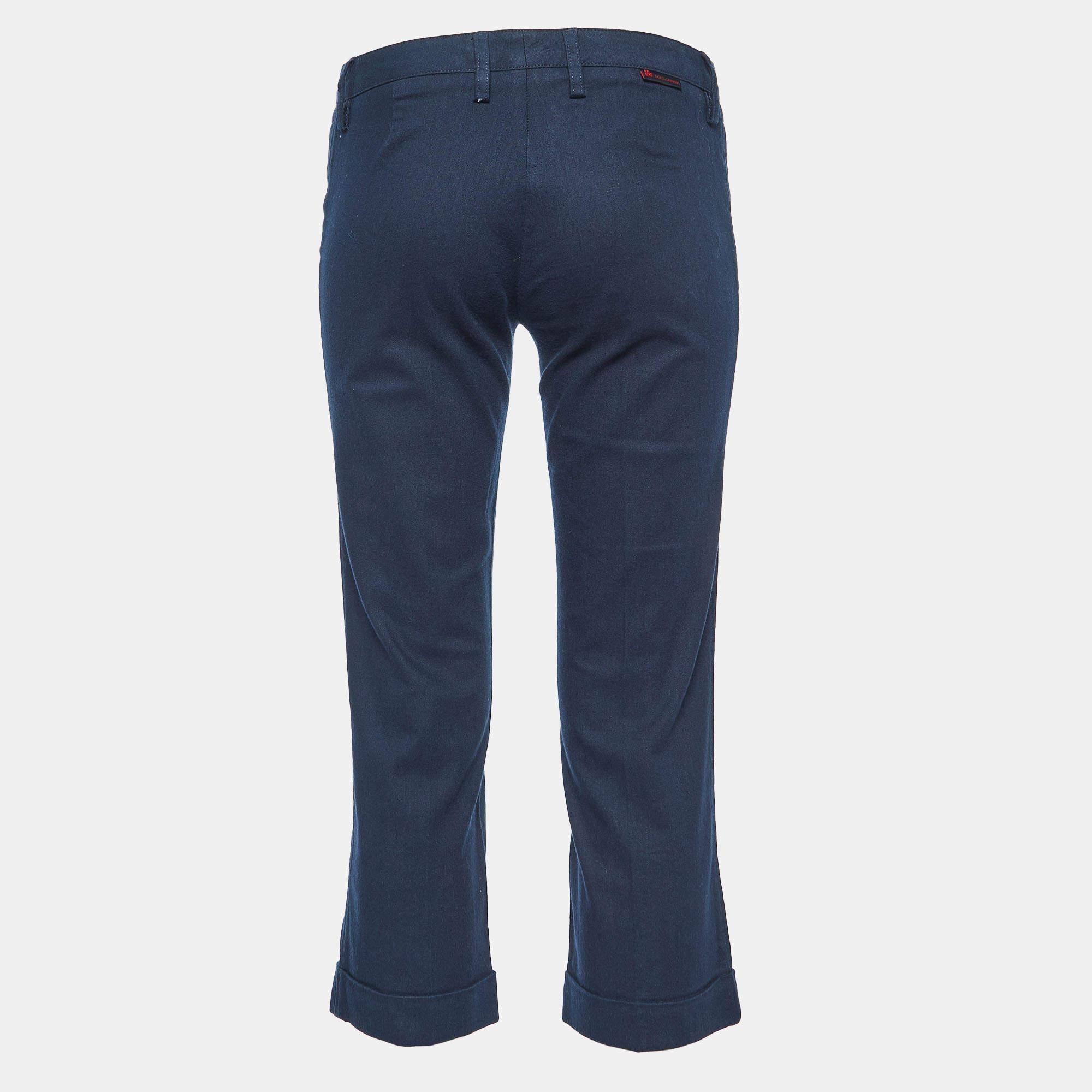 Un pantalon impeccablement taillé est un élément essentiel d'une garde-robe bien organisée. Ces pantalons de créateur sont finement cousus pour vous donner l'allure souhaitée et un confort tout au long de la journée.