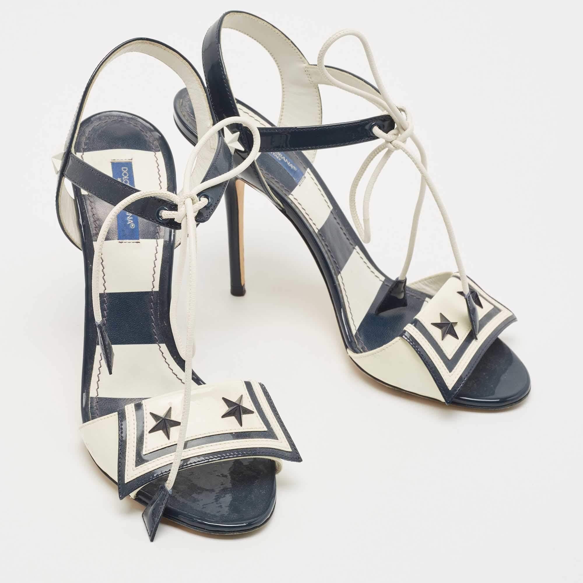 Dolce & Gabbana Navy Blue/Off White Patent Leather Ankle Tie Sandals Size 38 In Good Condition In Dubai, Al Qouz 2