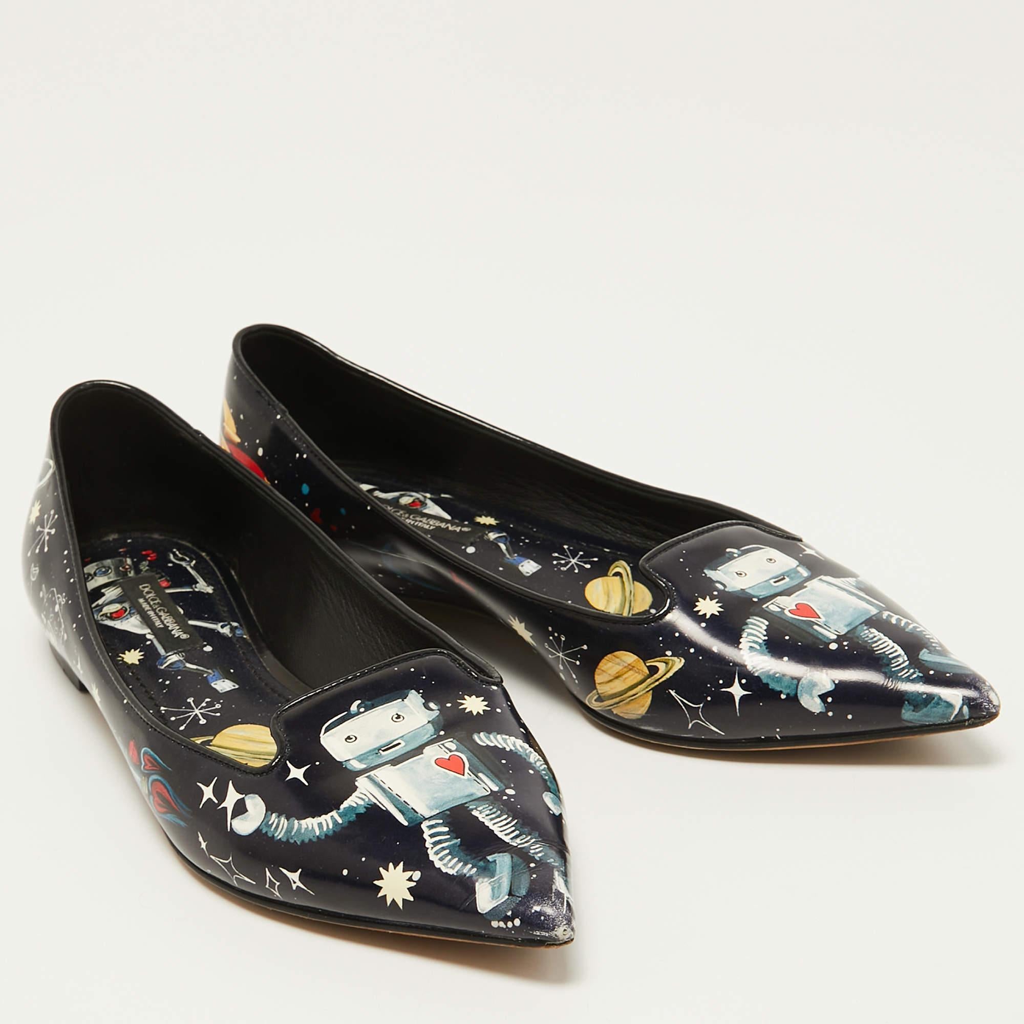 Dolce & Gabbana Navy Blue Patent leather Galaxy Print Ballet Flats Size 35.5 In Good Condition In Dubai, Al Qouz 2