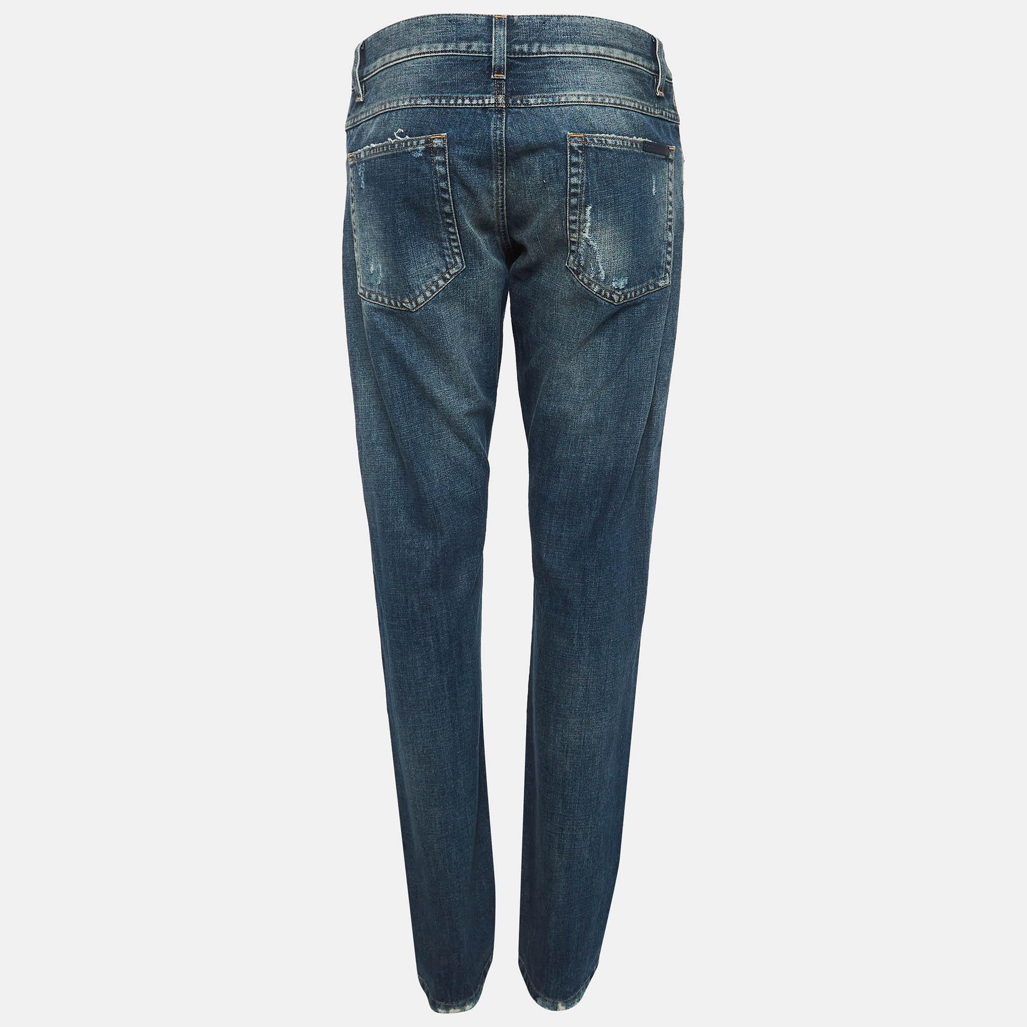 A good pair of jeans always makes the closet complete. This pair of jeans is tailored with such skill and style that it will be your favorite in no time. It will give you a comfortable, stylish fit.  