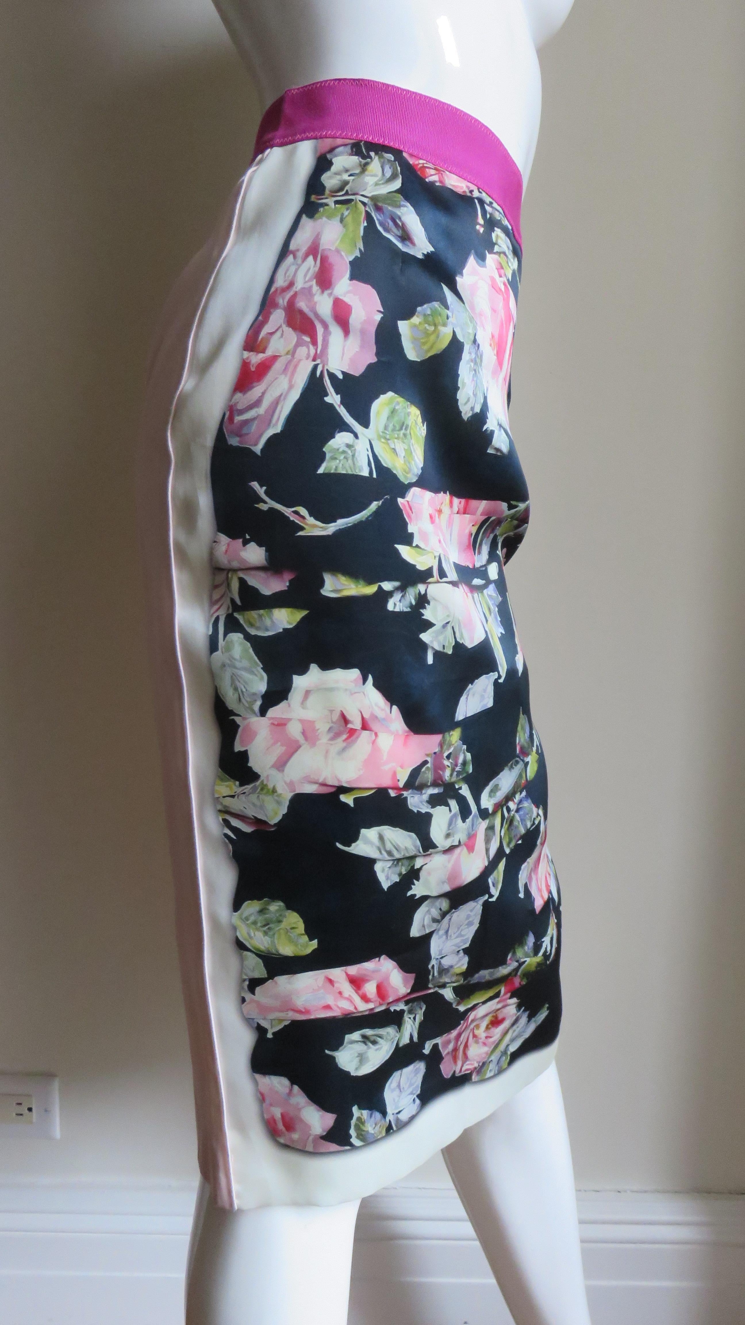 Dolce & Gabbana New Color Block Silk Skirt In Excellent Condition For Sale In Water Mill, NY