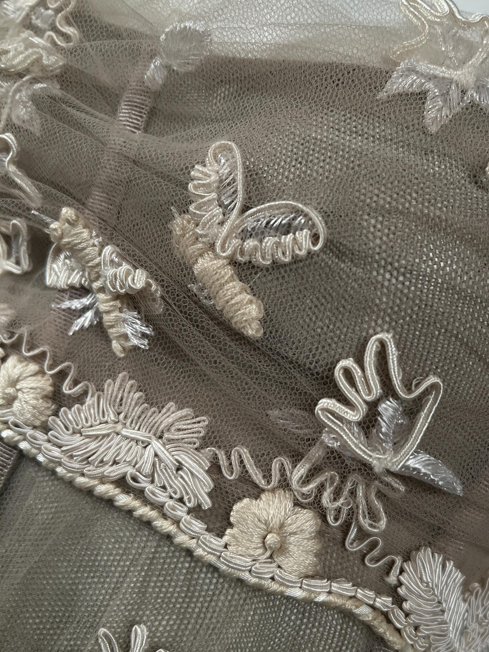 Dolce & Gabbana Off-White Lace Bustier With Embroidery Side 2006 3