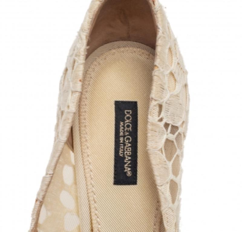Women's Dolce & Gabbana Off White Lace Pointed Toe Pumps Size 38