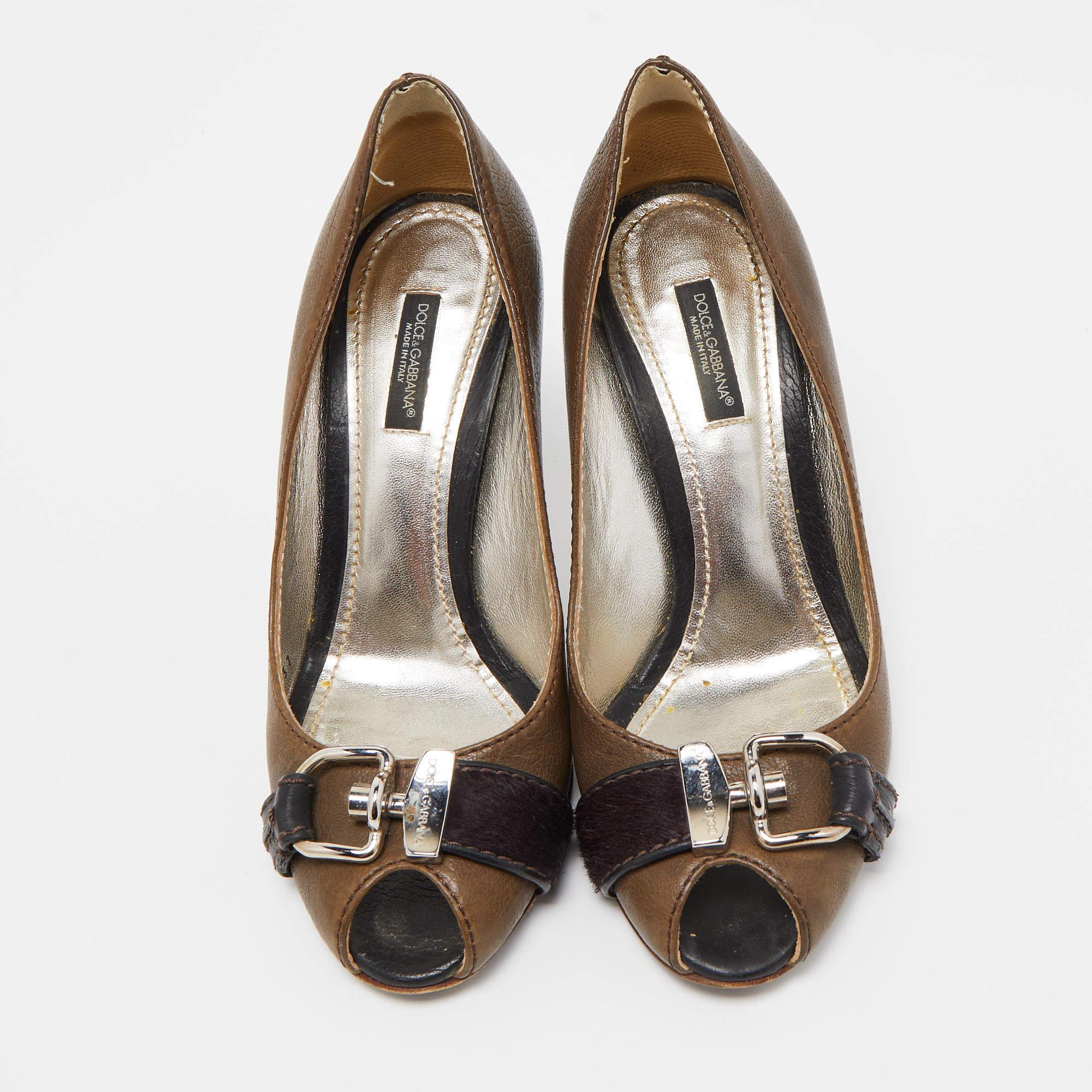 Brown Dolce & Gabbana Olive Green Leather Buckle Strap Peep Toe Pumps Size 37 For Sale