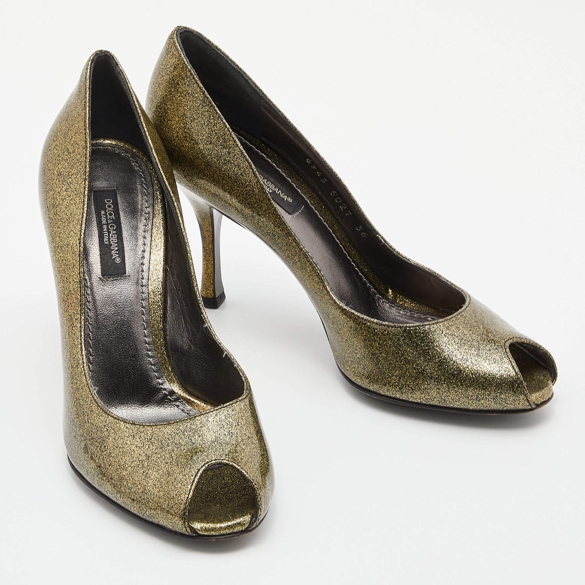 Dolce & Gabbana Olive Green Patent Leather Peep Toe Pumps Size 36 In Fair Condition For Sale In Dubai, Al Qouz 2
