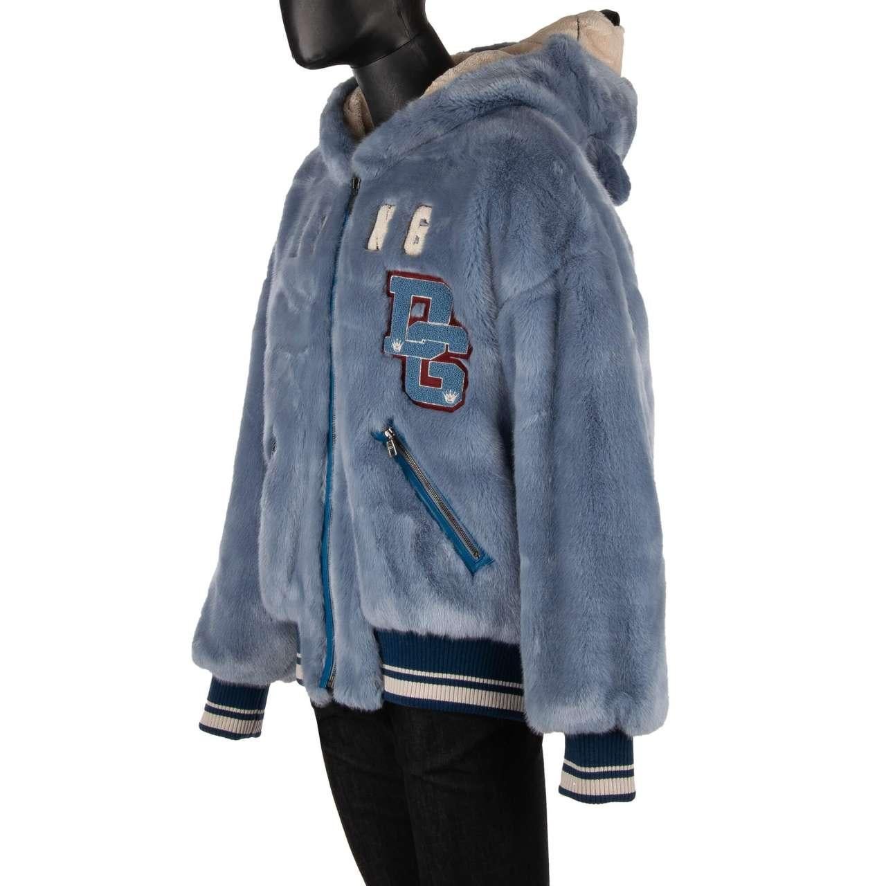Dolce & Gabbana Oversize Fake Fur Jacket with Bear Hoody and DG Logo Blue 52 In Excellent Condition For Sale In Erkrath, DE
