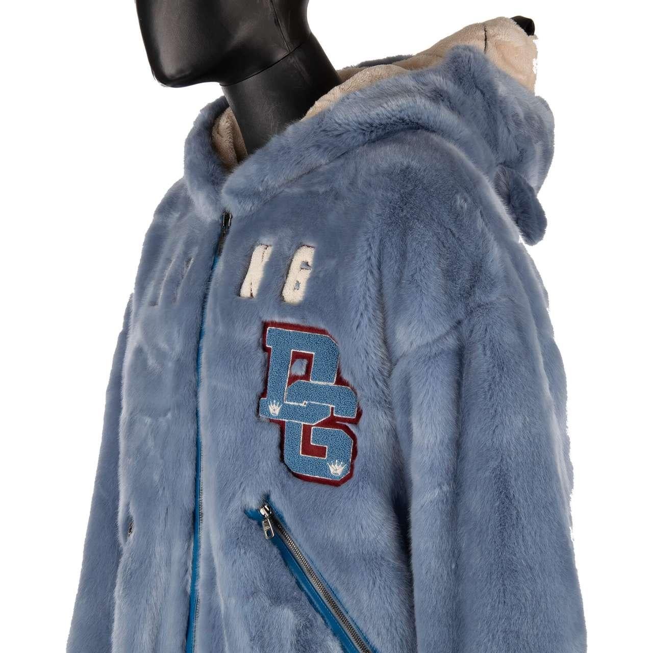 Dolce & Gabbana Oversize Fake Fur Jacket with Bear Hoody and DG Logo Blue 52 For Sale 3
