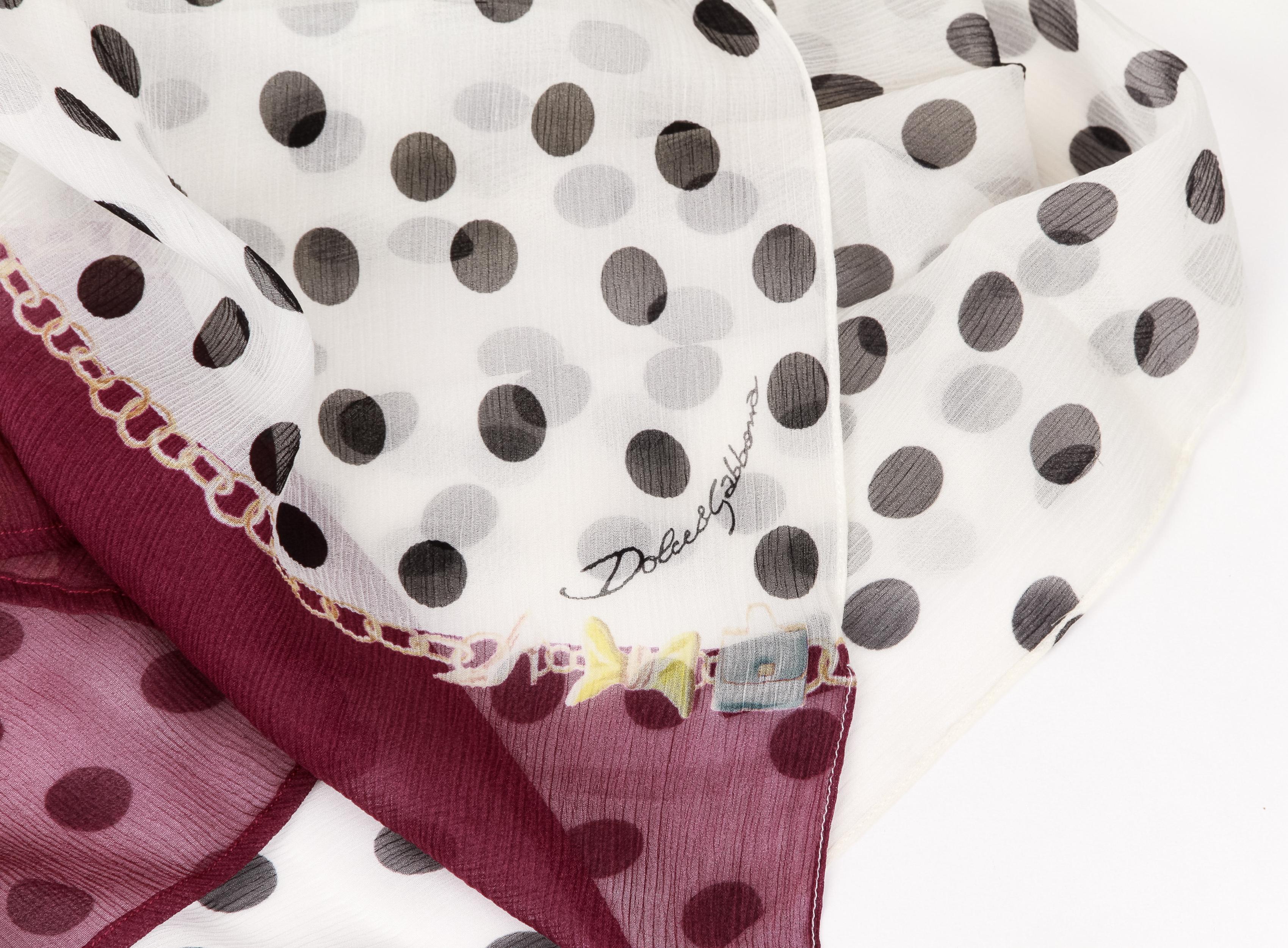 Gris Châle oversize à pois Dolce & Gabbana en vente