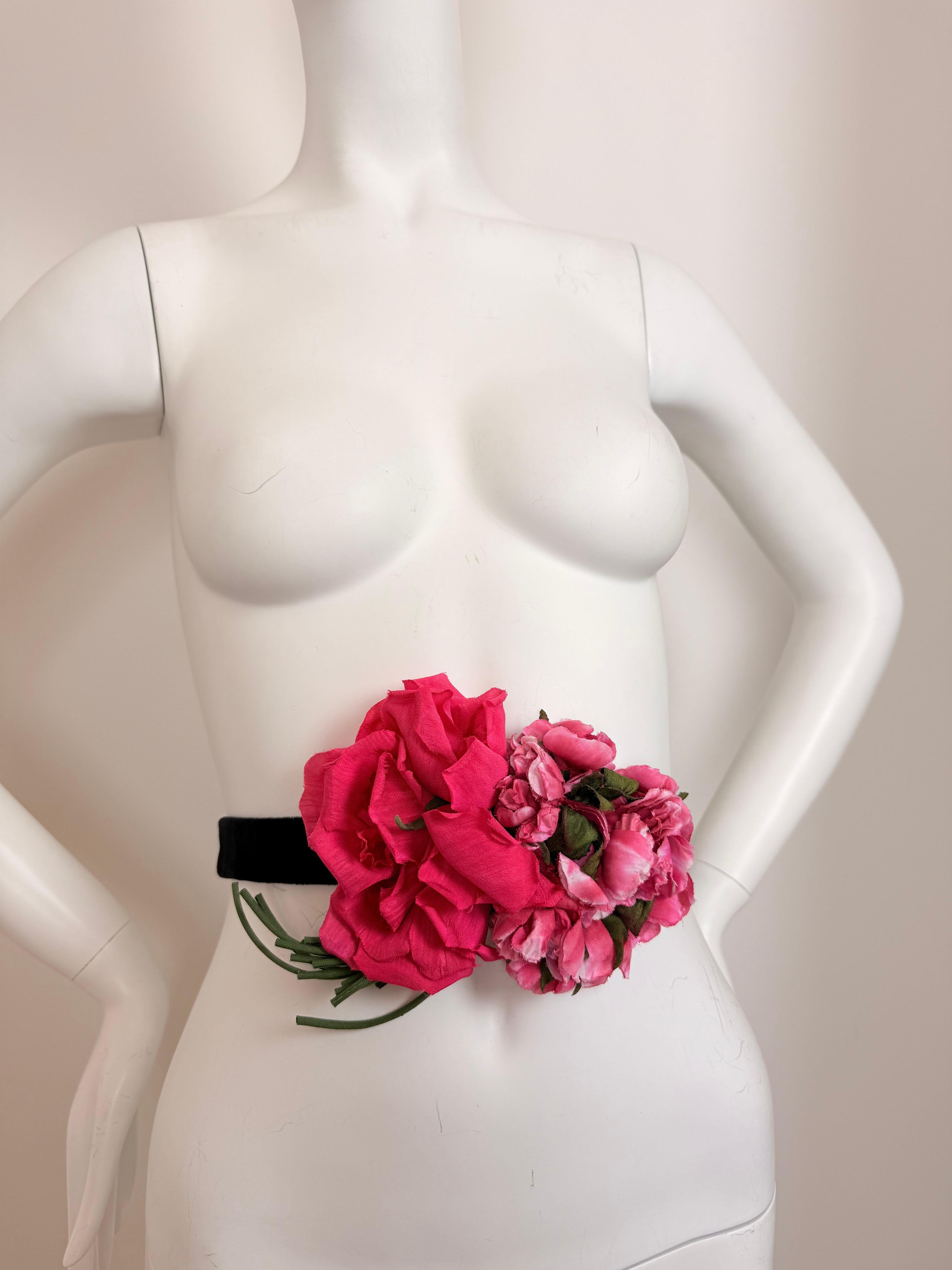 Dolce & Gabbana
Belt
Magenta pink flowers (closer to warmer tones than harsher cold ones) and green leaves w. stems
Jet black velvet adjustable tie
67