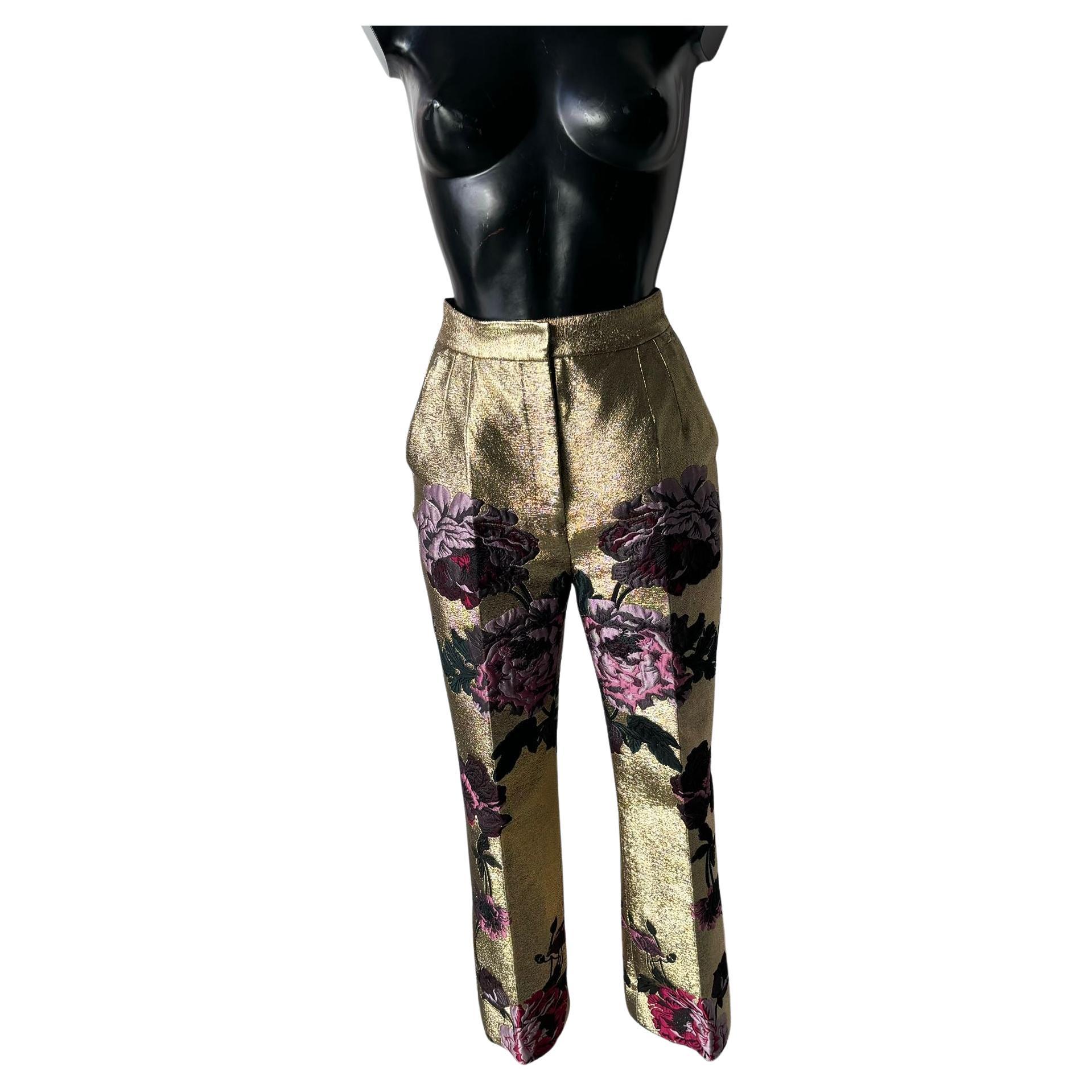 Dolce
Gabbana pantaloni couture in broccato oro floreale, collezione baroque