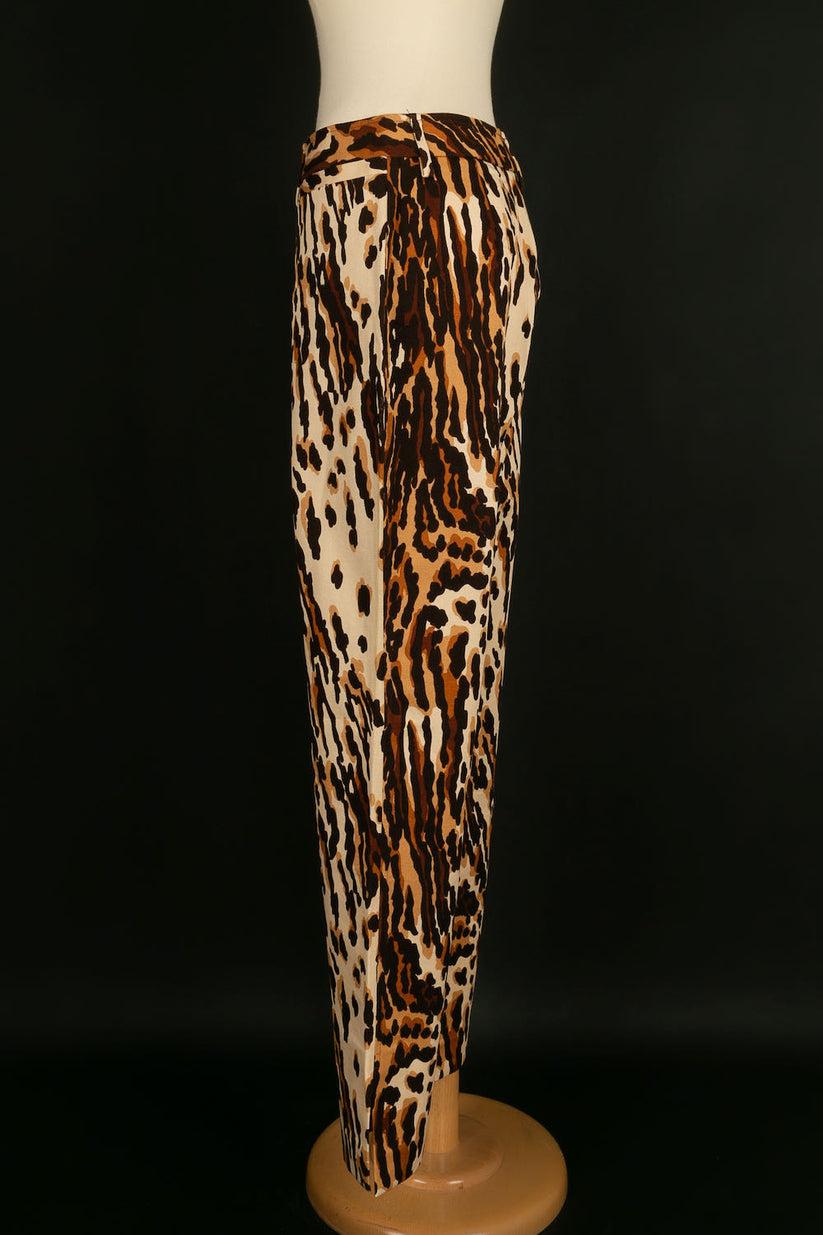 Dolce & Gabbana -(Made in Italy) Pantaloni in cotone stampato. Taglia 40IT.

Informazioni aggiuntive: 
Dimensioni: Dimensioni: 33 cm, Lunghezza: 96 cm
Condizioni: Ottime condizioni
Numero di riferimento del venditore: FJ46